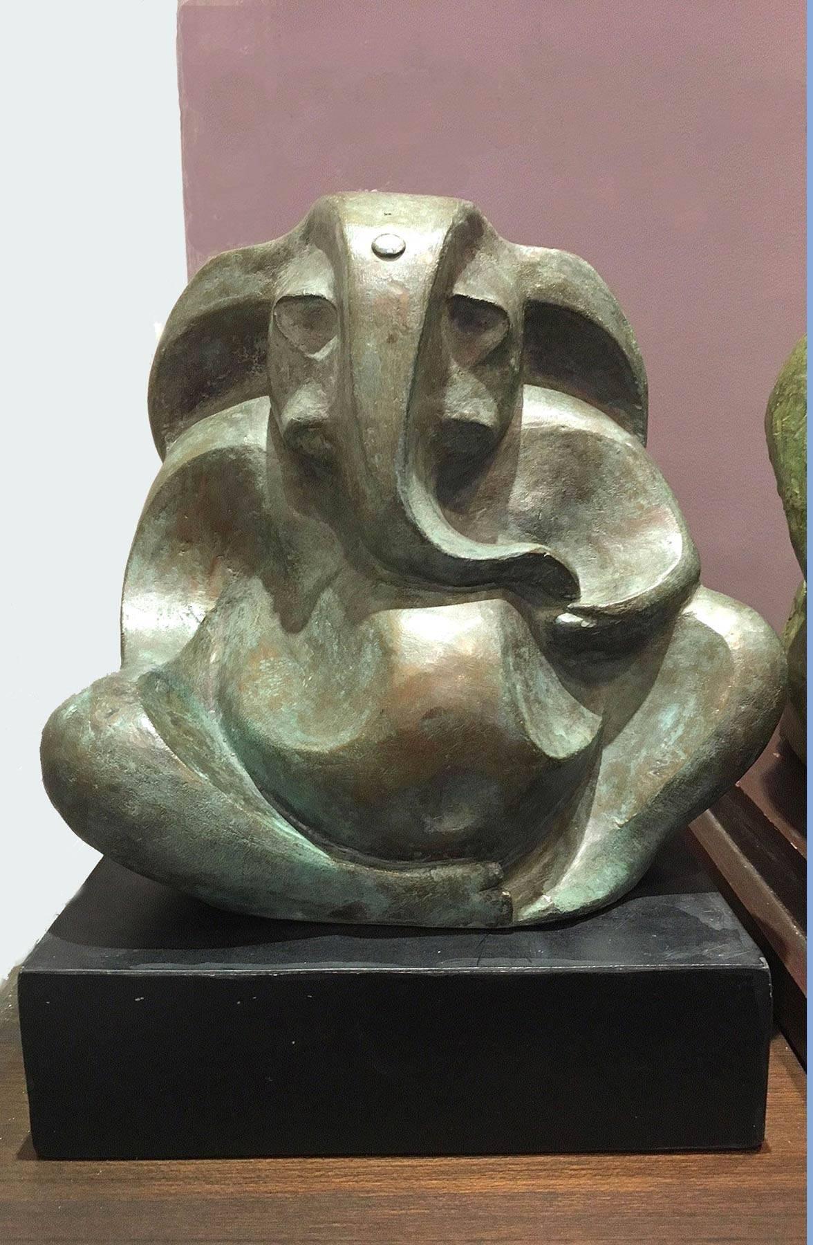 Niranjan Pradhan Figurative Sculpture – Lord Ganesha: Mythologie:: figurative:: Bronzeskulptur eines modernen indischen Bildhauers