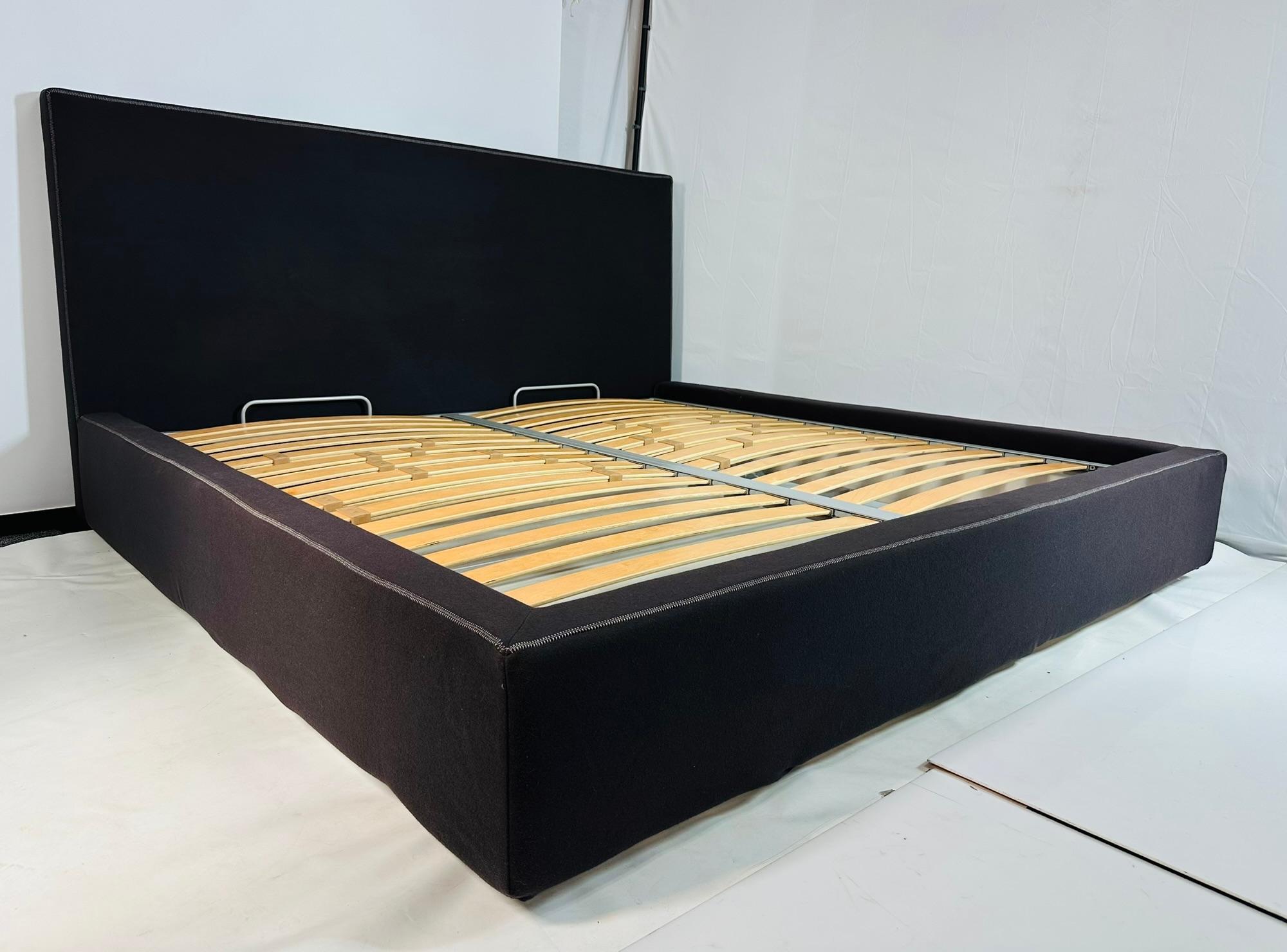 Nirvana King Size Bed by Emaf Progetti for Zanotta, Made in italy. For Sale 5
