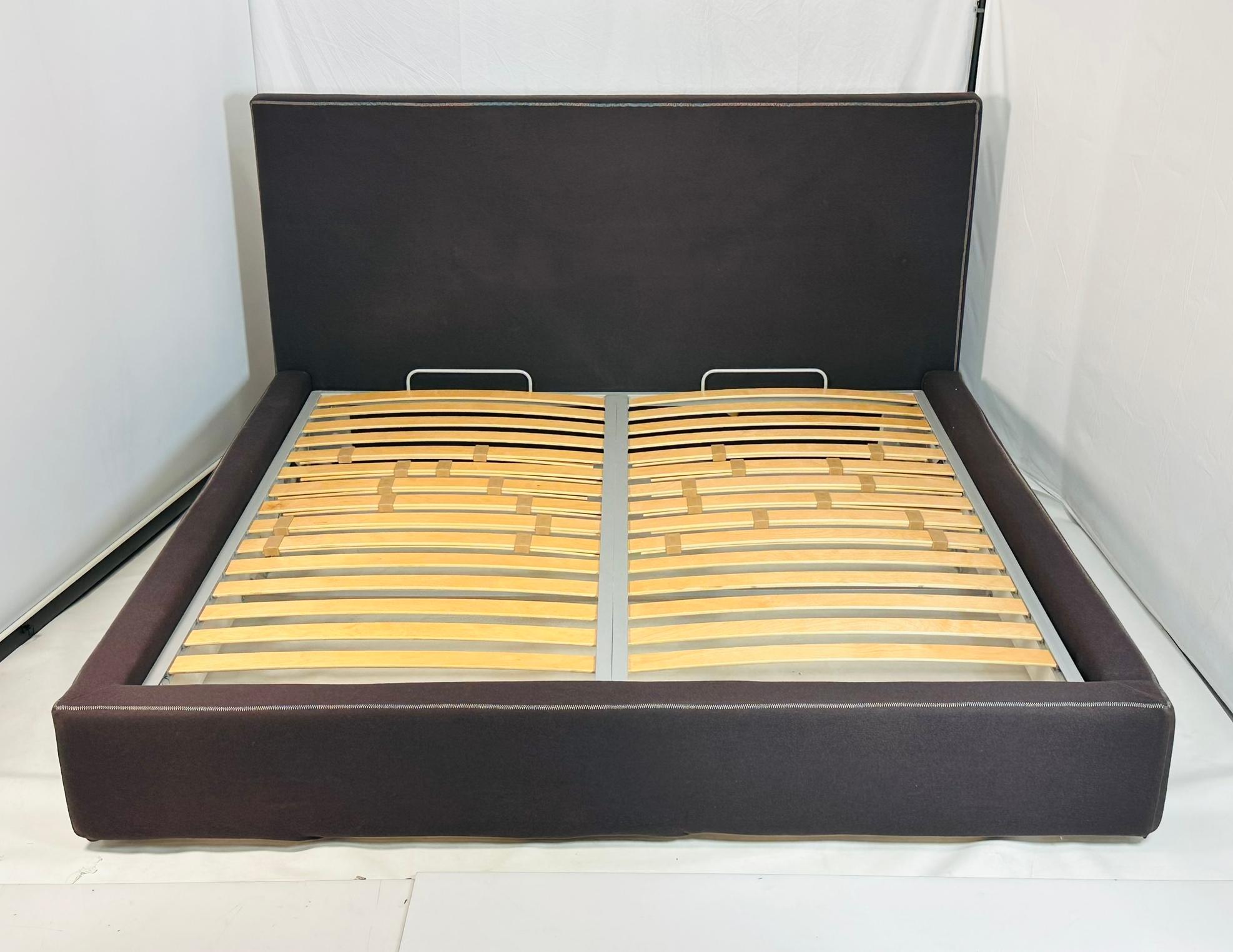 Hand-Crafted Nirvana King Size Bed by Emaf Progetti for Zanotta, Made in italy. For Sale