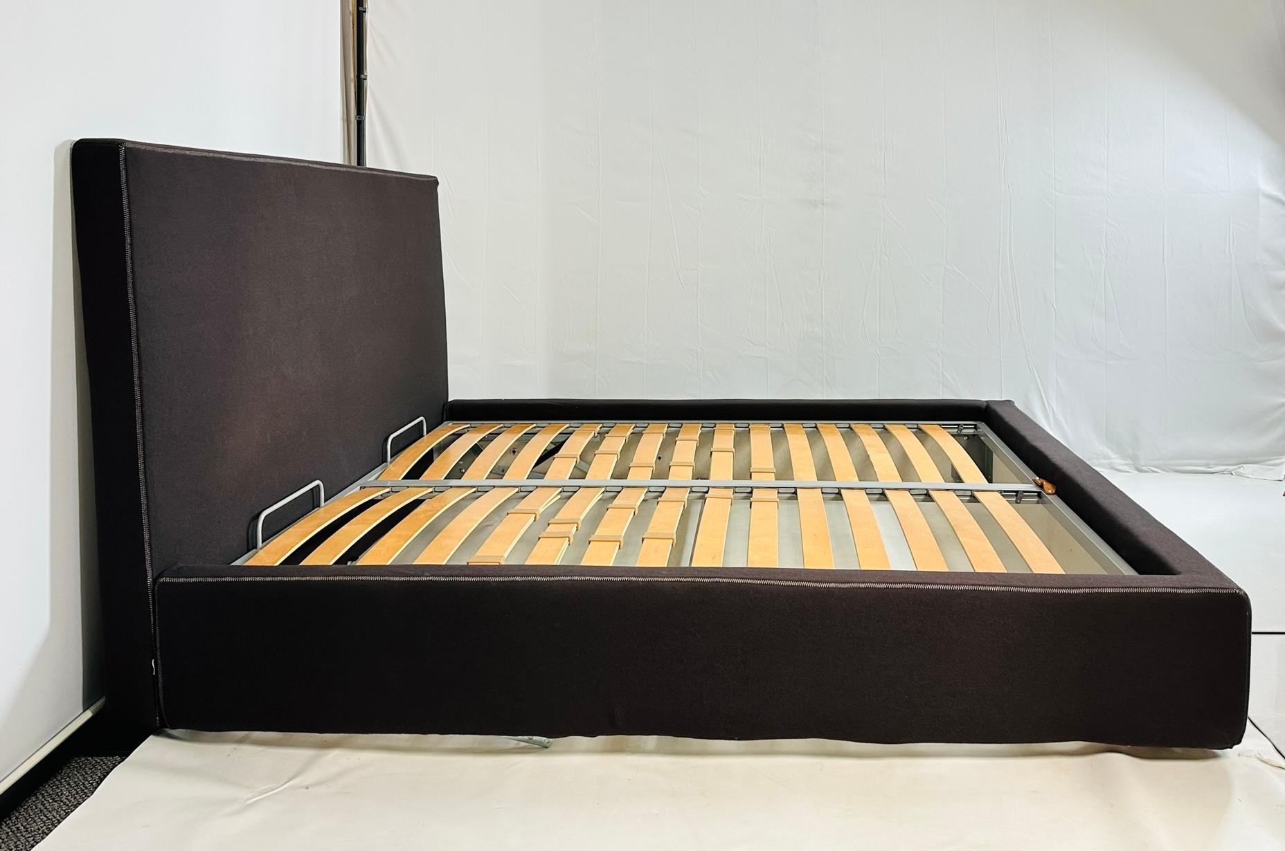 Nirvana King Size Bed by Emaf Progetti for Zanotta, Made in italy. For Sale 1