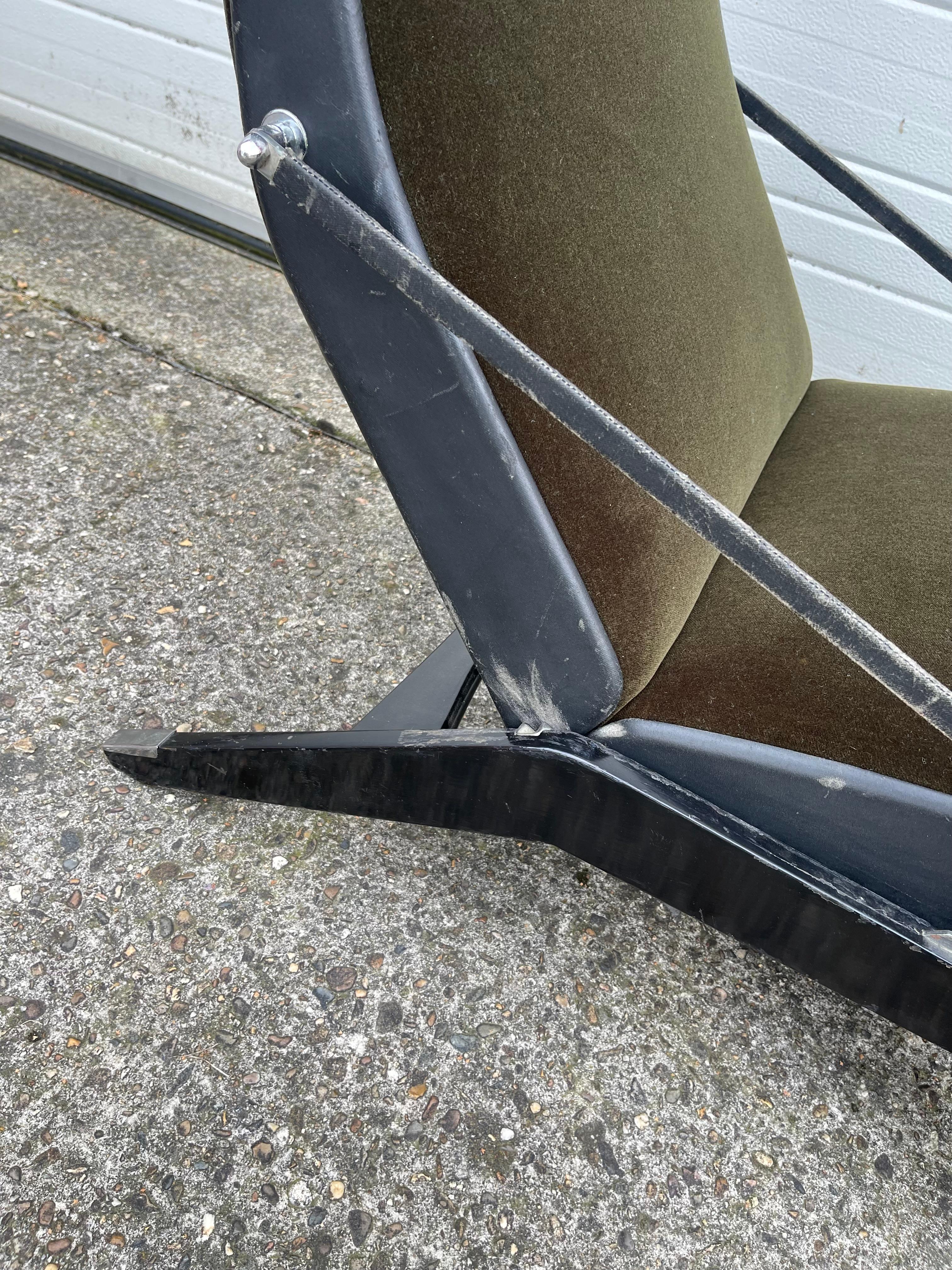 Mid-Century Modern Nis century Italian design armchairs For Sale