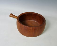 Insalatiera Nissen in teak massiccio con manico di Richard Nissen Danimarca