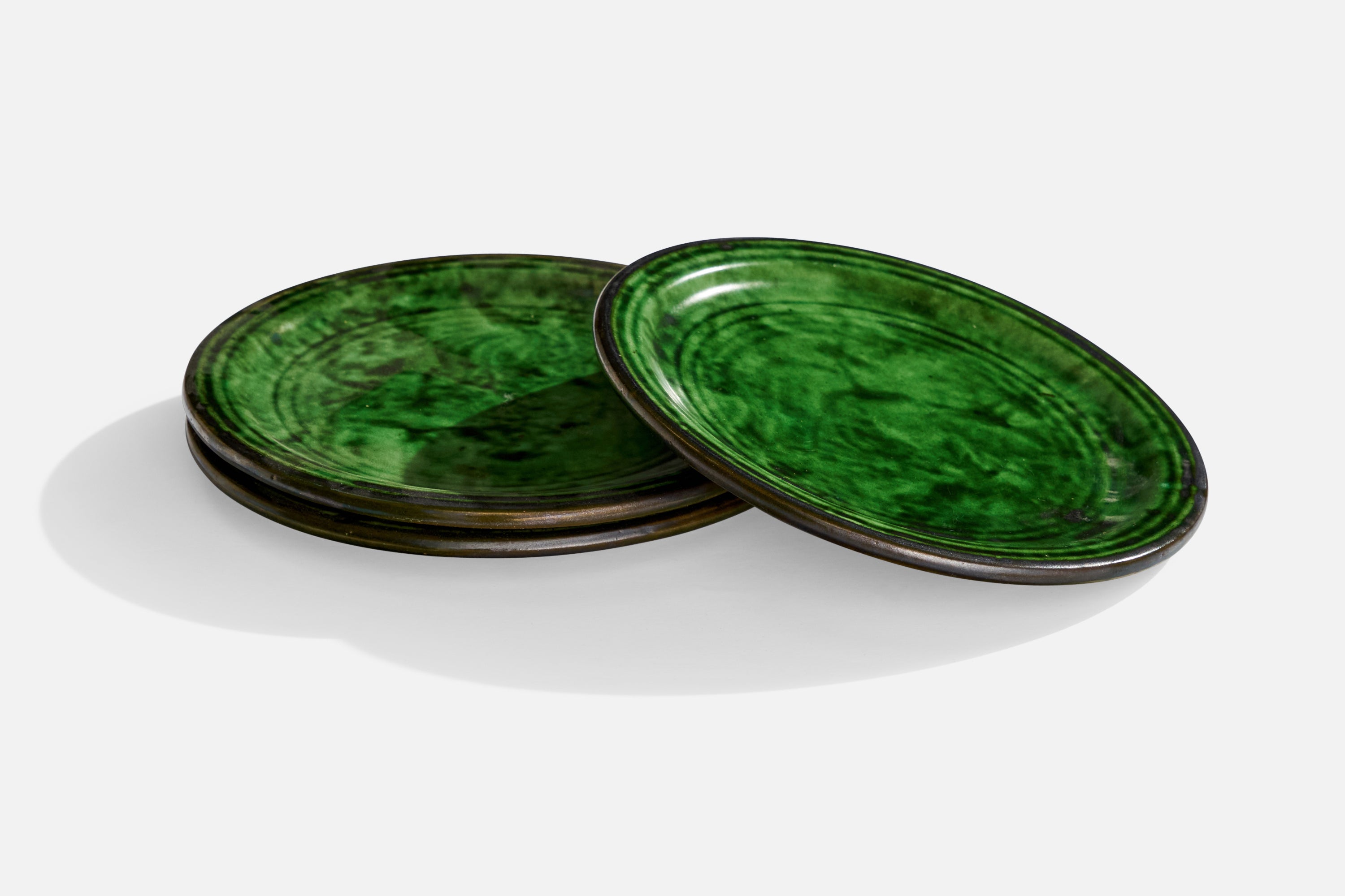 Ensemble de 3 petites assiettes en céramique émaillée verte produites par Nittsjö, Suède, années 1930.