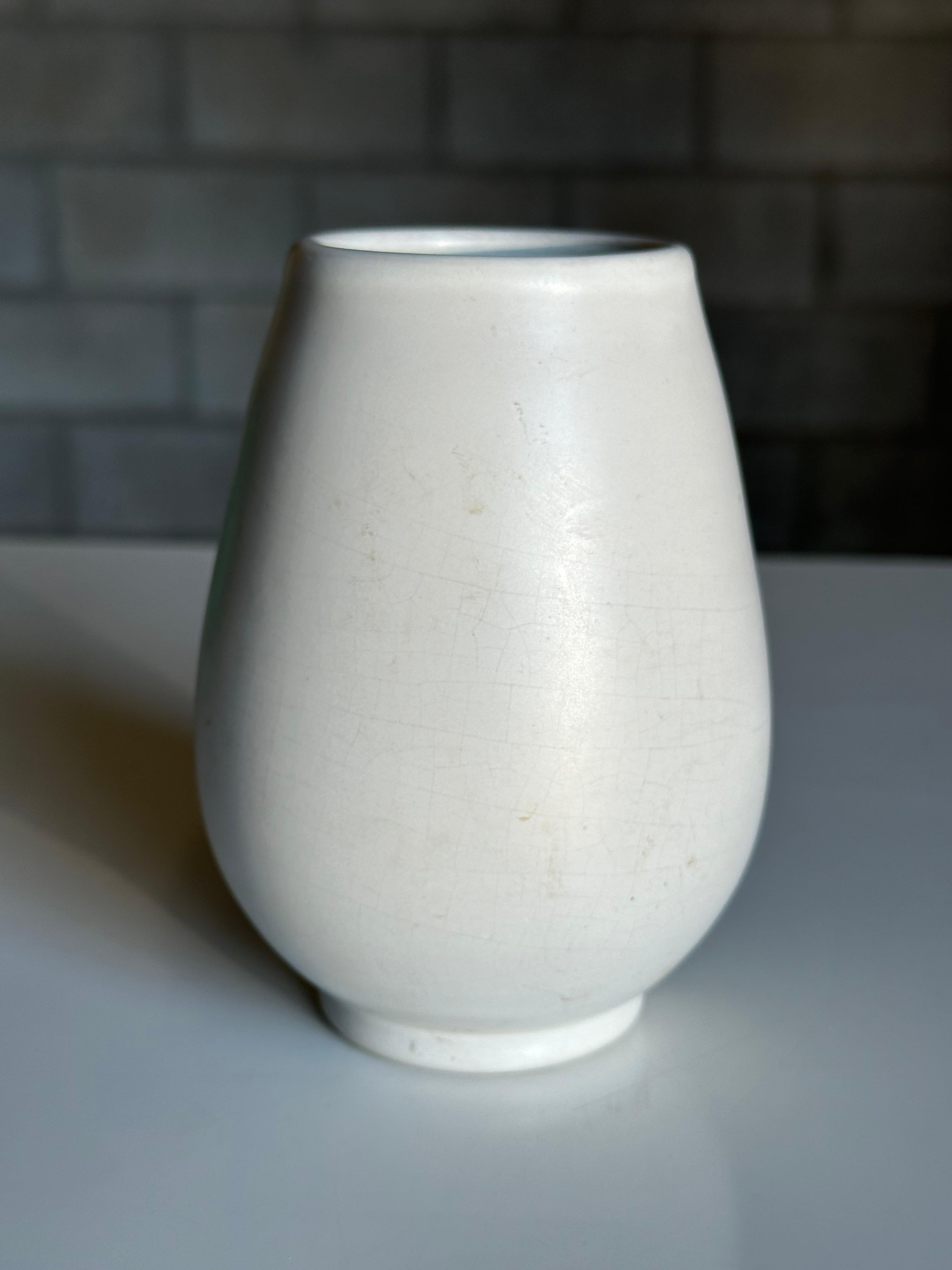 Mid-Century Modern Nittsjö Vase Attributed to Jerk Werkmäster, Sweden For Sale