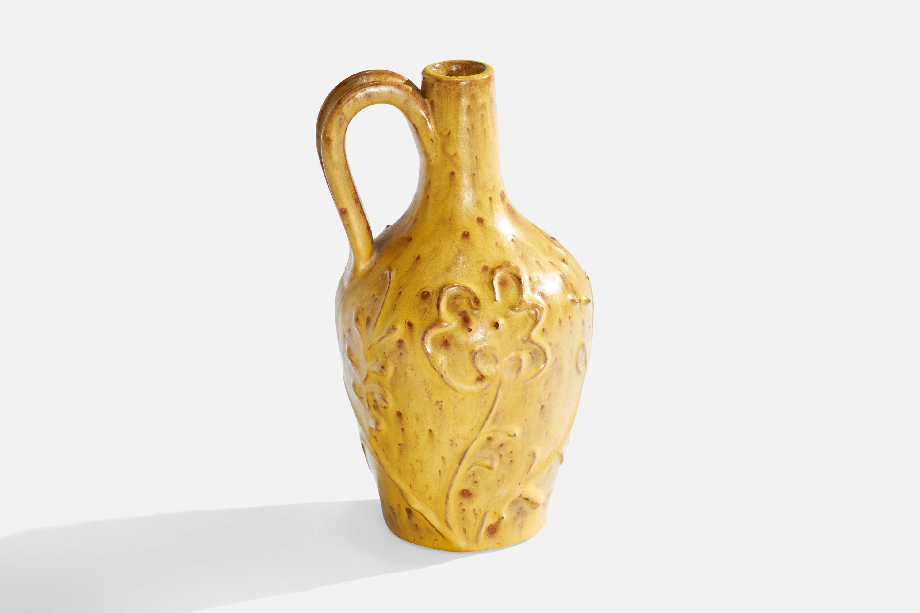 Vaso in ceramica smaltata gialla progettato e prodotto da Nittsjö, Svezia, anni '30 circa.

Dimensioni: 7