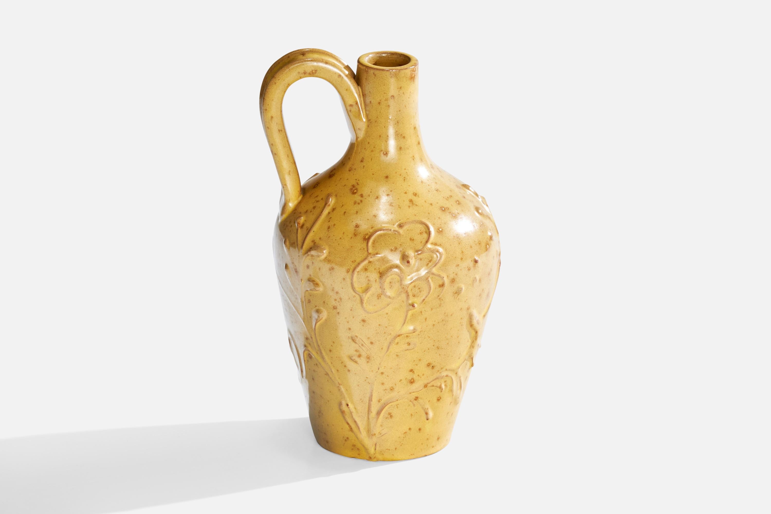Vaso in ceramica smaltata gialla progettato e prodotto da Nittsjö, Svezia, anni '30 circa.

Dimensioni: 7