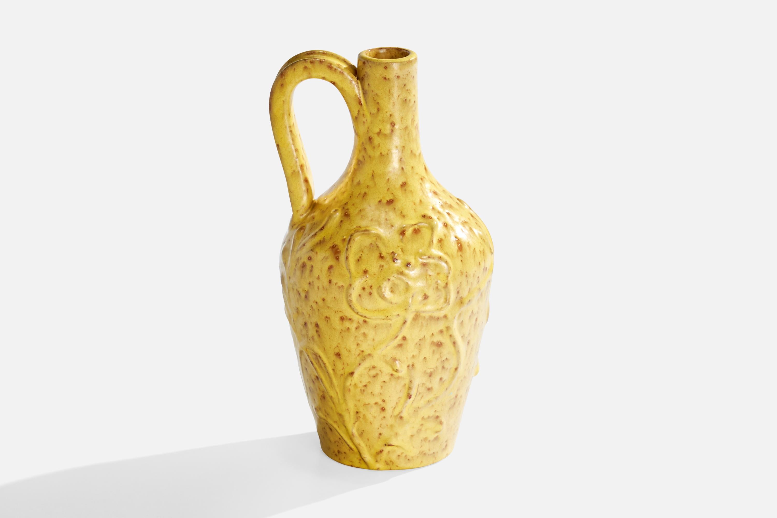 Vaso in ceramica smaltata gialla progettato e prodotto da Nittsjö, Svezia, anni '30 circa.

Dimensioni: 7