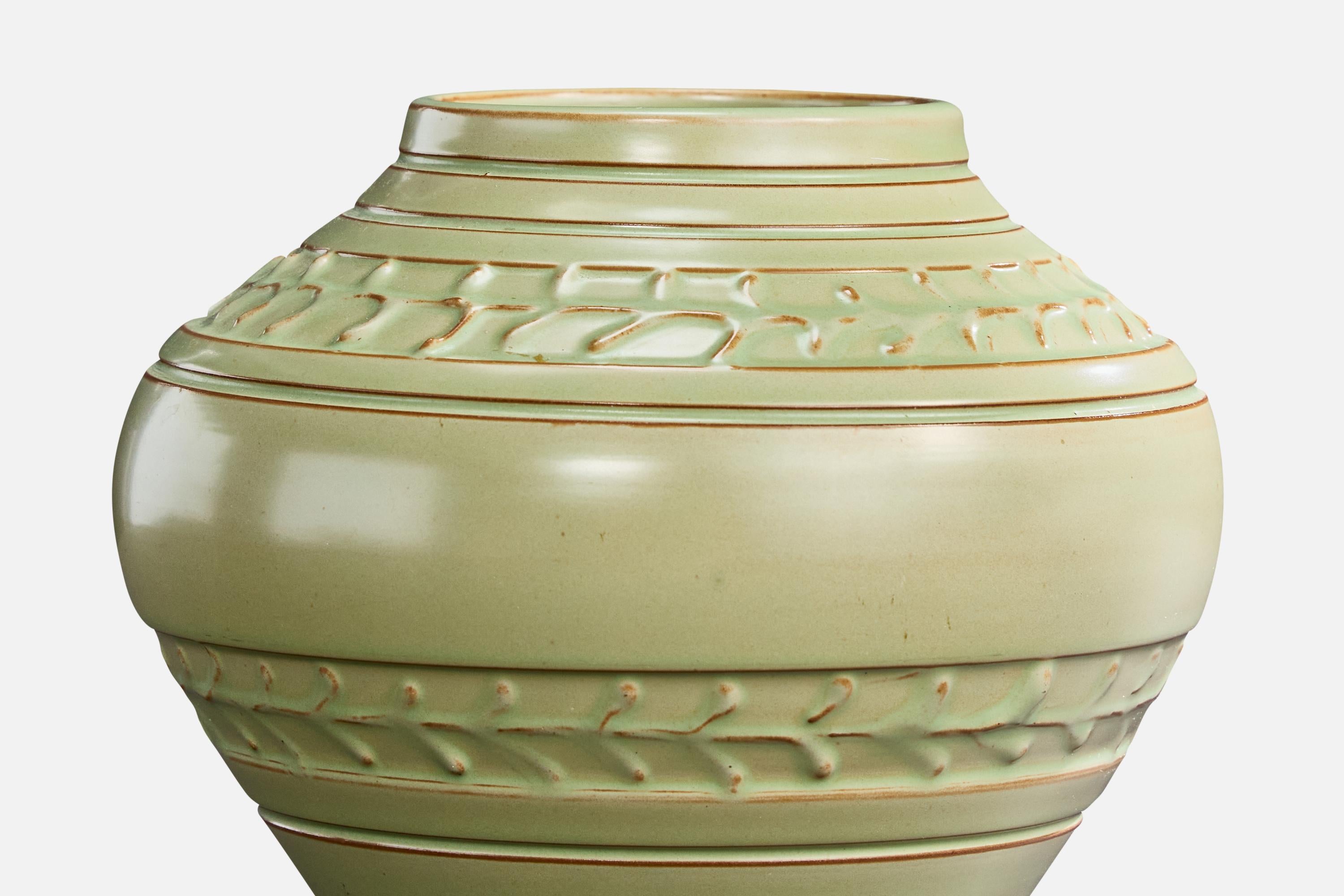 Nittsjö, vase, céramique, Suède, années 1930 Bon état - En vente à High Point, NC