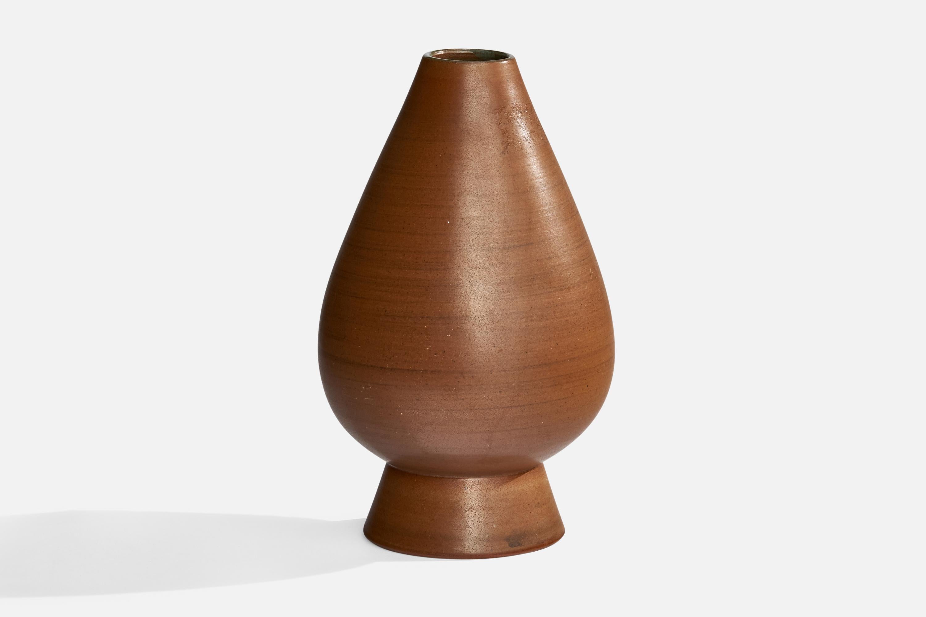 A brown-glazed vase designed and produced by Nittsjö, Sweden, c. 1950s.