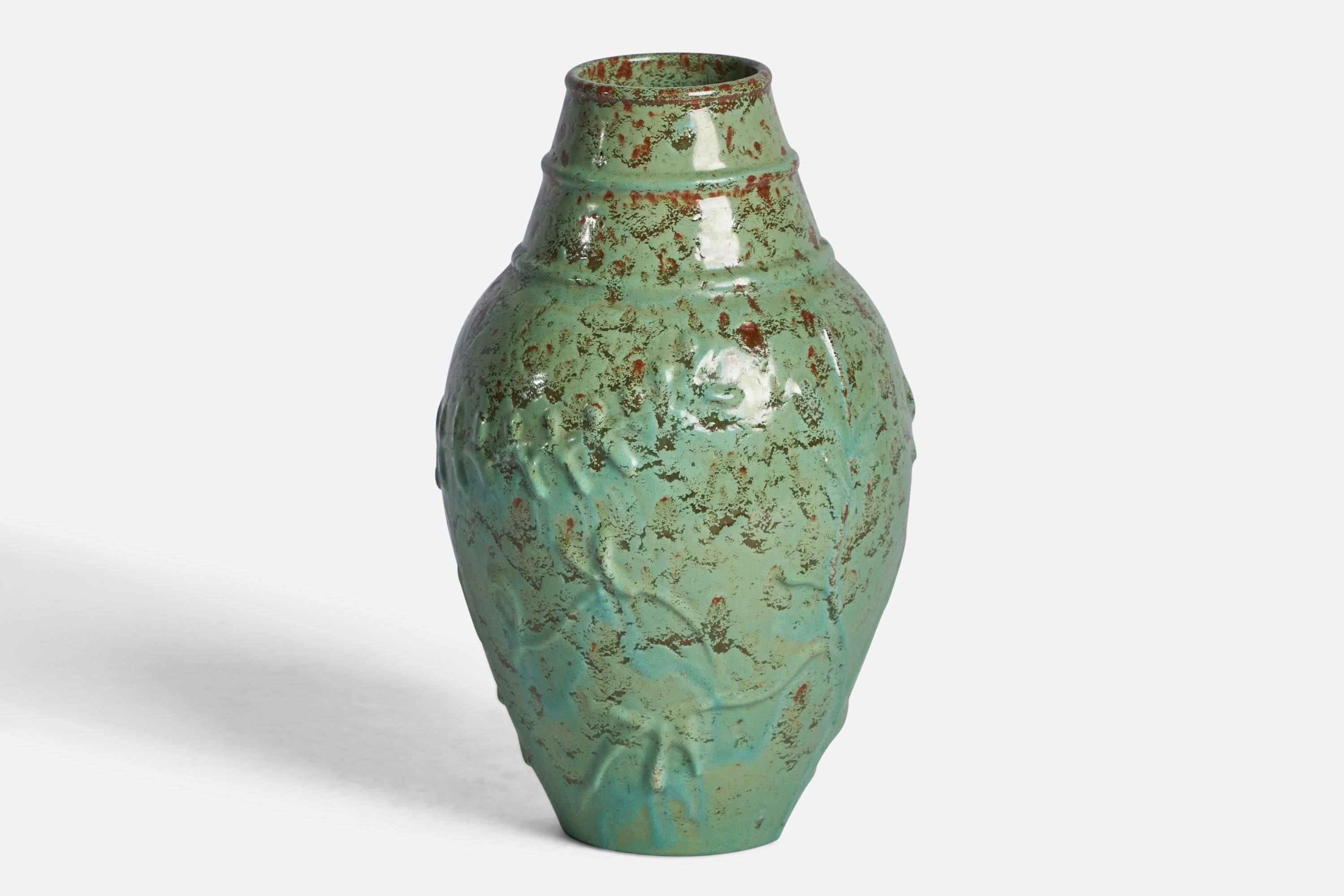 Vaso in terracotta smaltata verde disegnato e prodotto da Nittsjö, Svezia, anni '1930.