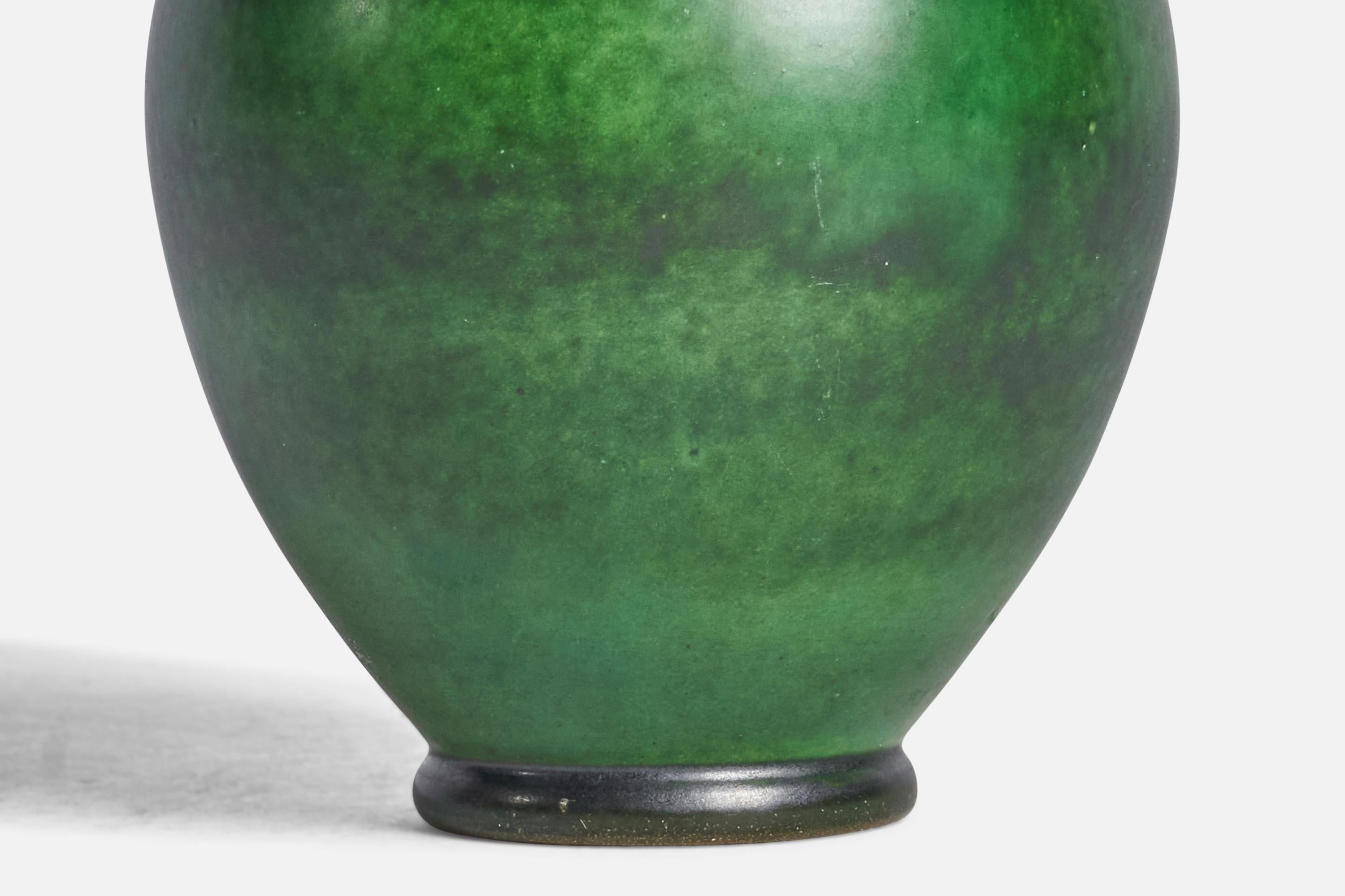 Nittsjö, Vase, Earthenware, Sweden, 1930s In Good Condition For Sale In High Point, NC