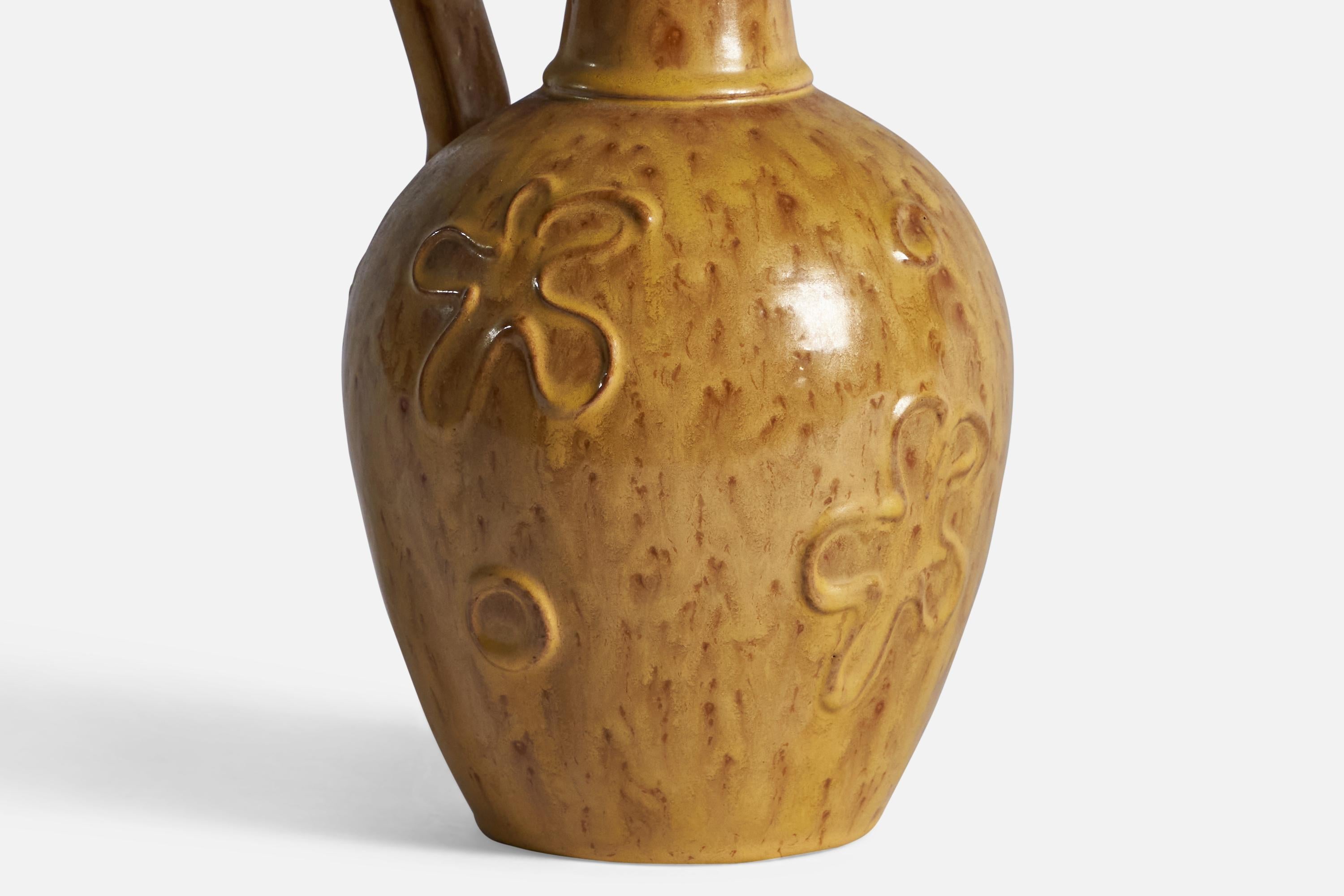 Nittsjö, Vase, Earthenware, Sweden, 1940s In Good Condition For Sale In High Point, NC