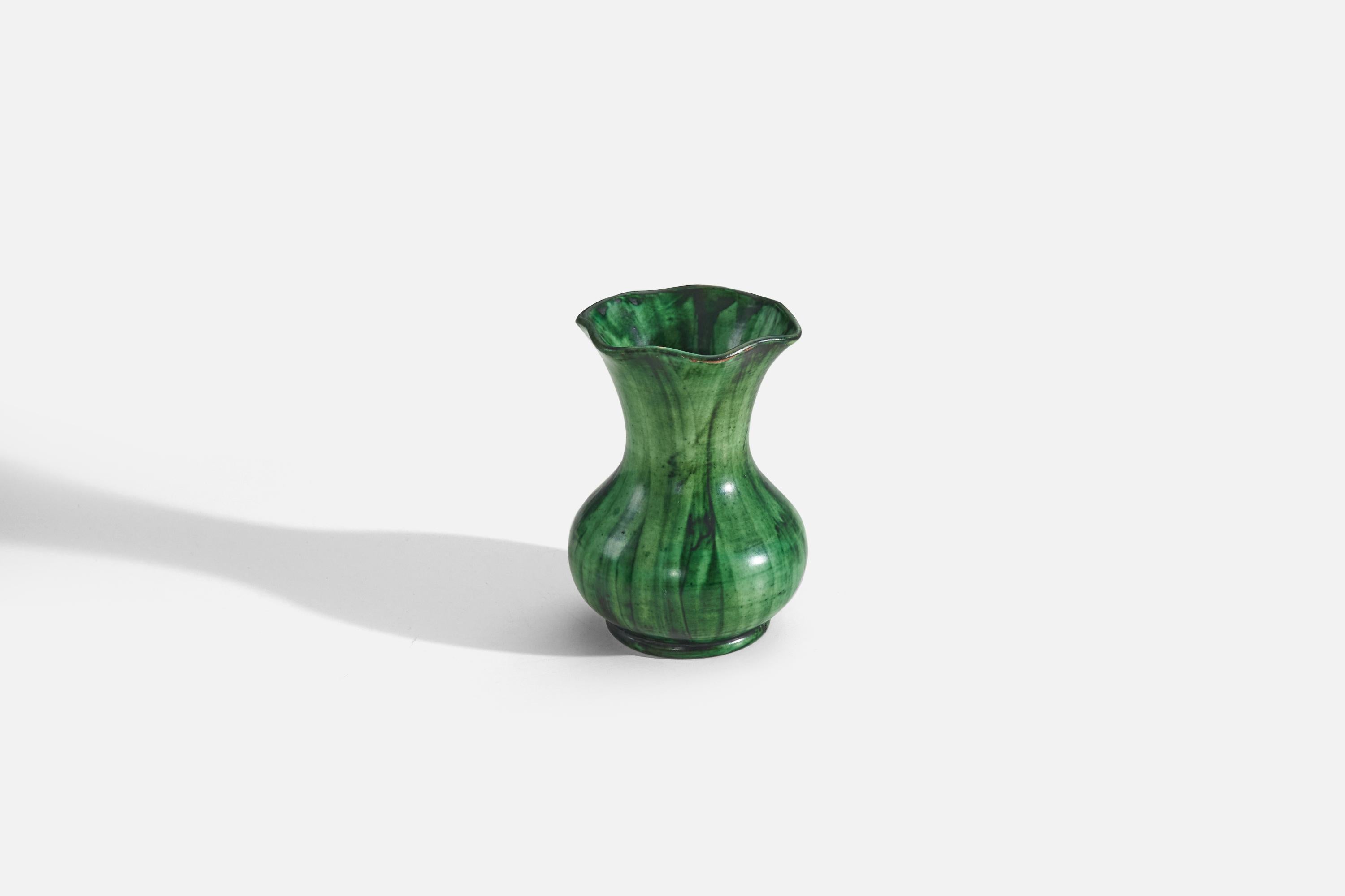 Nittsjö, Vase, Green Glazed Earthenware, Sweden, 1940s In Good Condition For Sale In High Point, NC