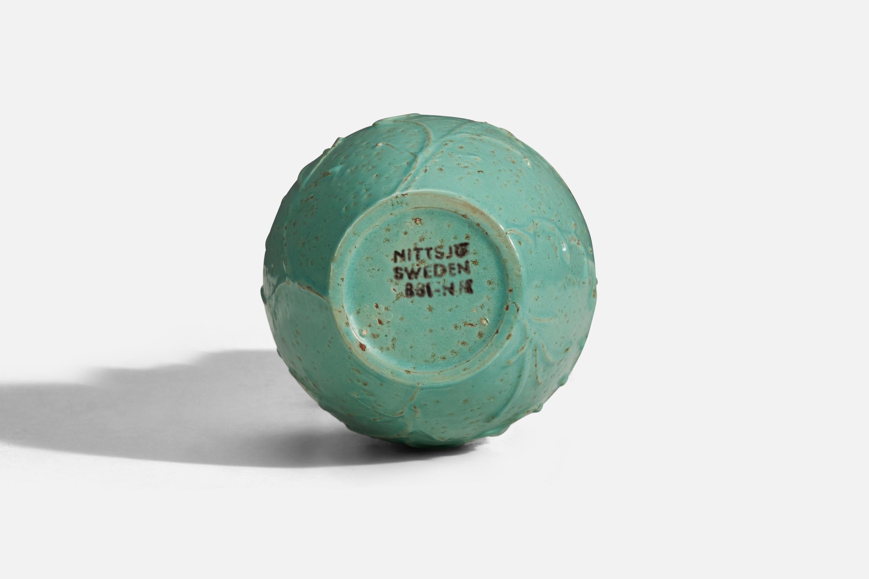 Nittsjö, Vase, Faïence émaillée verte, Suède, années 1940 Bon état - En vente à High Point, NC