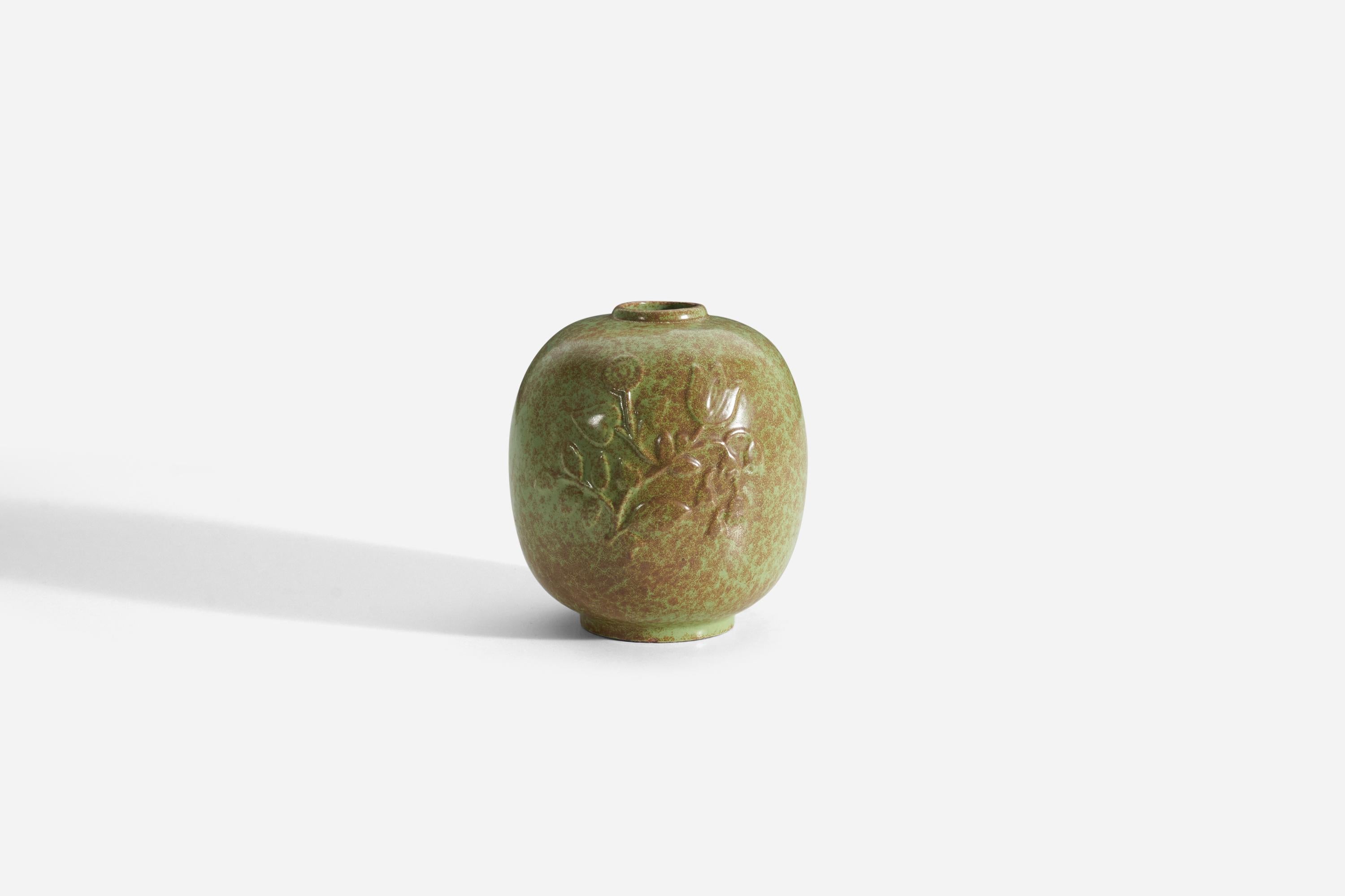 Nittsjö, Vase, Green-Glazed Earthenware, Sweden, c. 1940s In Good Condition For Sale In High Point, NC