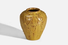 Nittsjö, Vase, gelb glasiertes Steingut, Schweden, 1940er Jahre