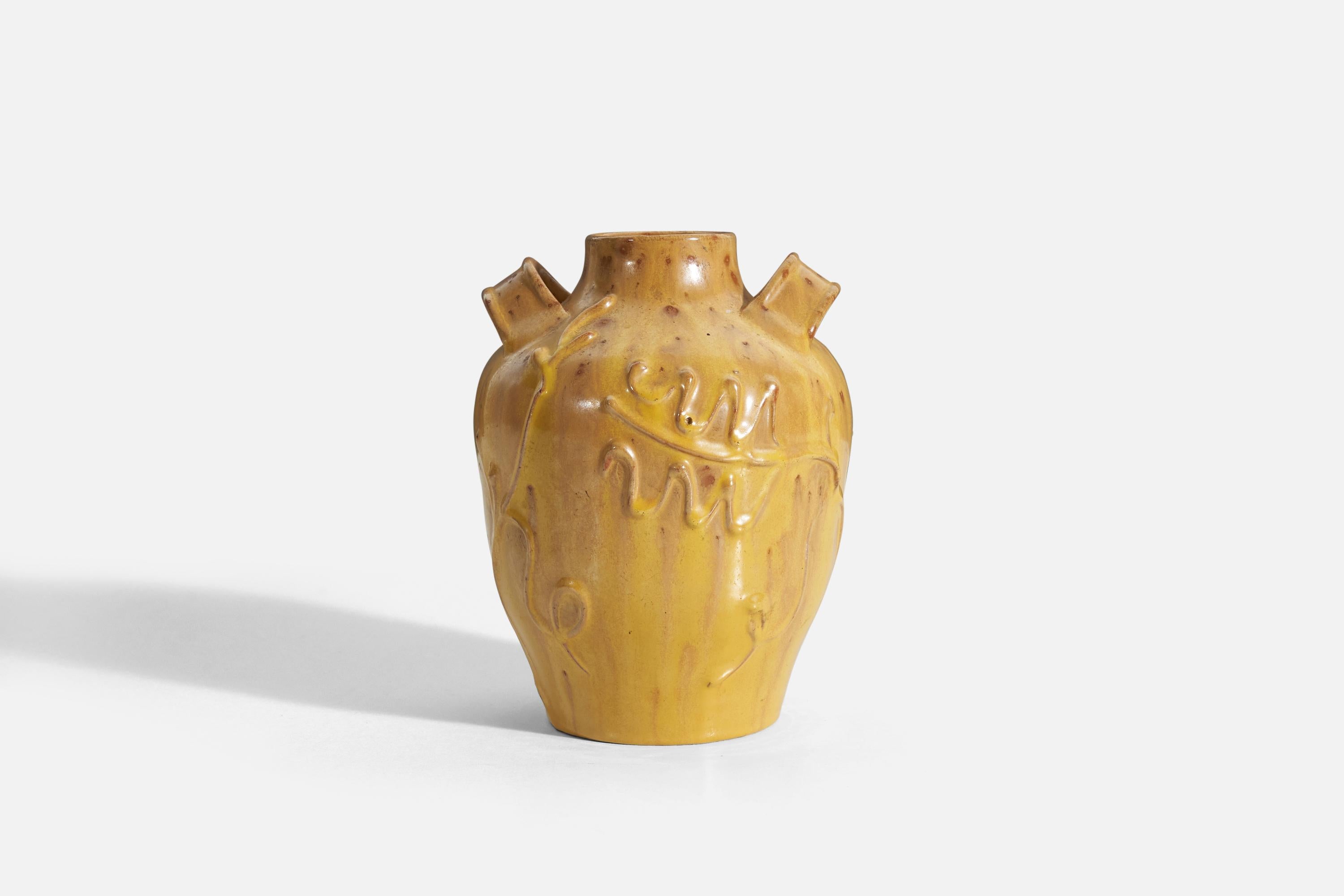 Suédois Nittsj, Vase, faïence jaune vernissée, Suède, années 1940 en vente