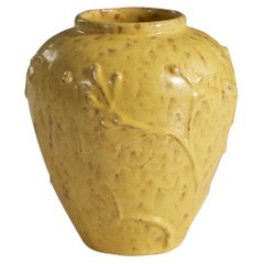 Nittsjö, Vase, faïence émaillée jaune, Suède, années 1940