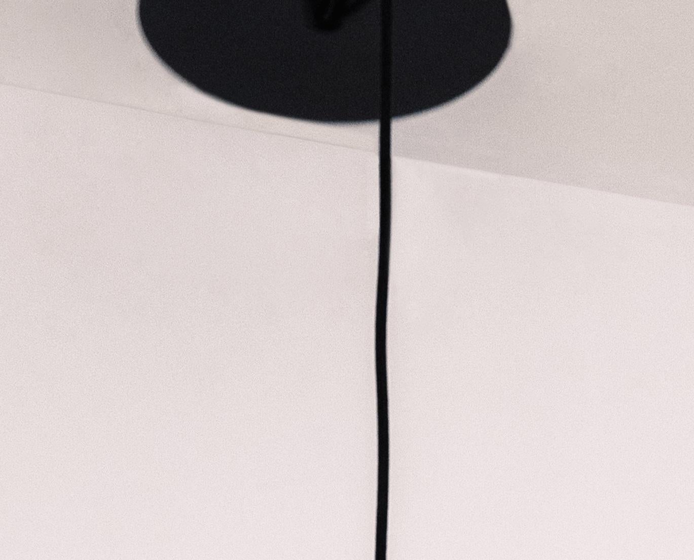 Lámpara colgante Nix de ónice y latón cepillado by Nuumbra en Nuevo estado para la venta en Geneve, CH