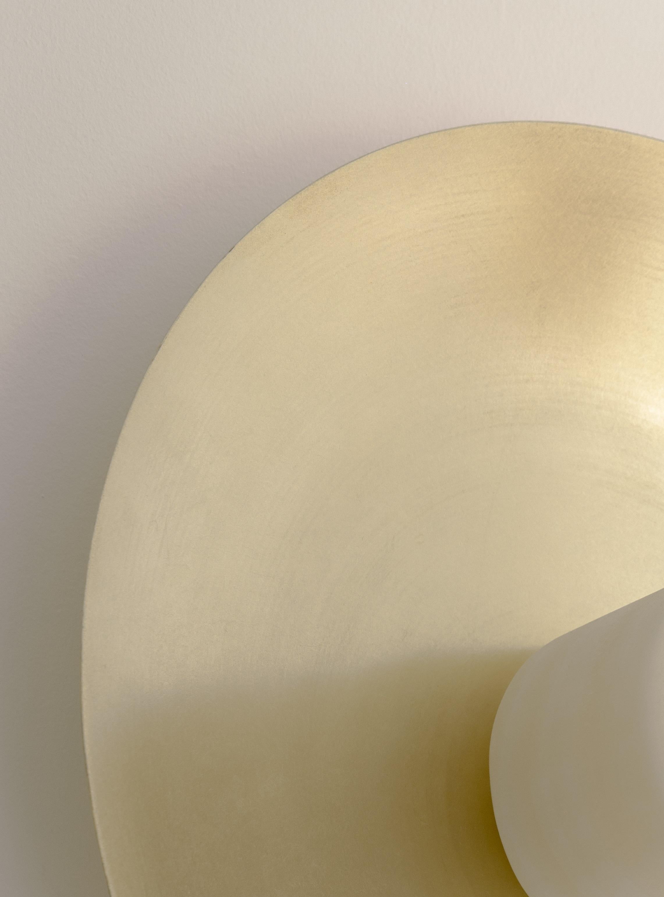 Messicano Nix, applique da parete in onice con piastra in ottone spazzolato di Nuumbra in vendita