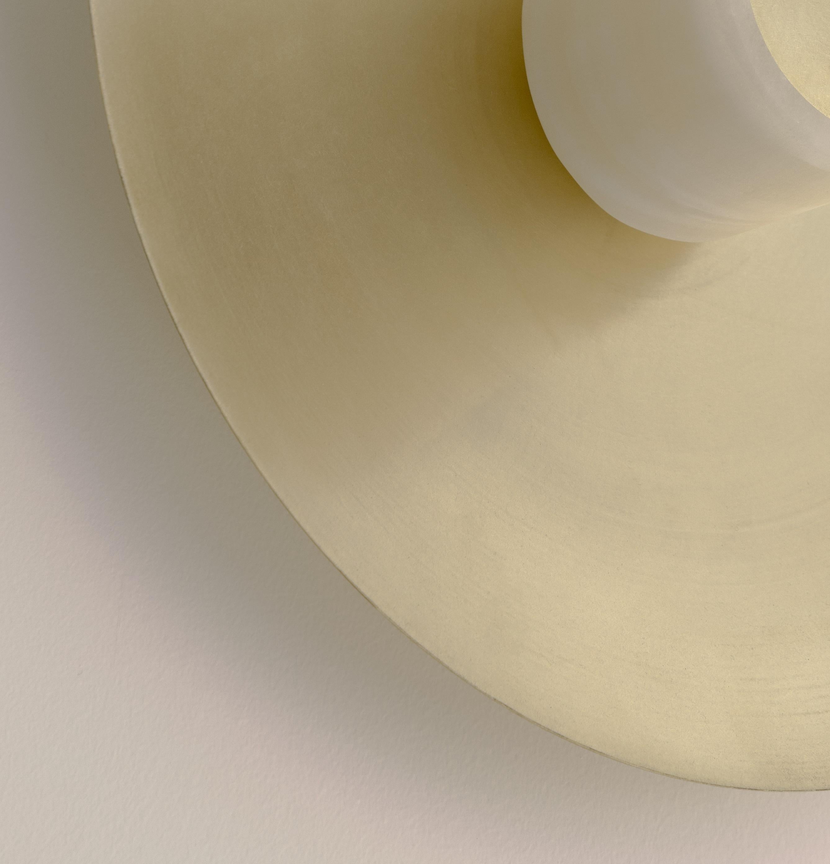 Nix, applique da parete in onice con piastra in ottone spazzolato di Nuumbra In condizioni Nuovo in vendita a Geneve, CH