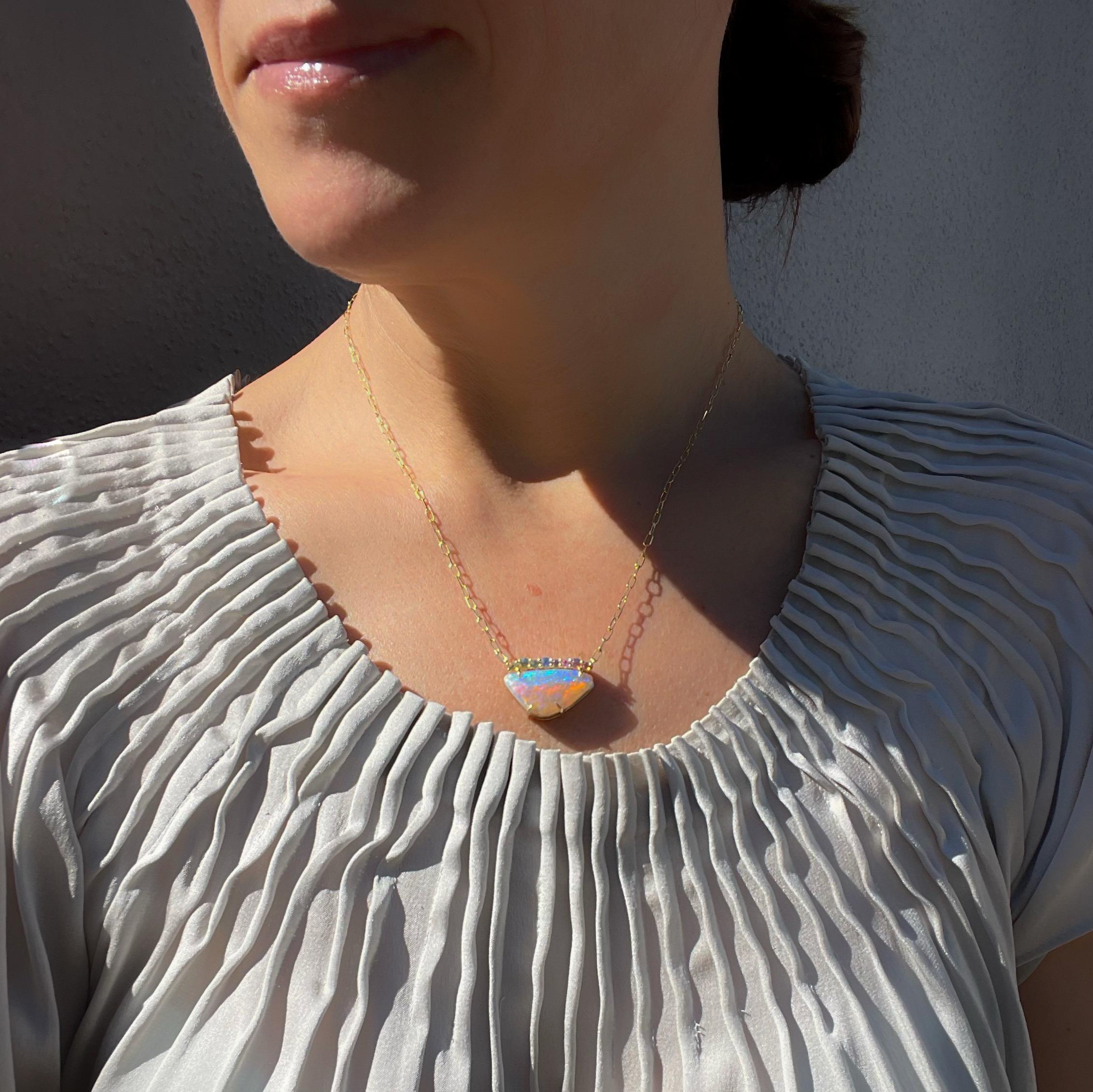 NIXIN Jewelry Rainbow in Wait Australian Opal Necklace with Sapphires and Gold For Sale 4