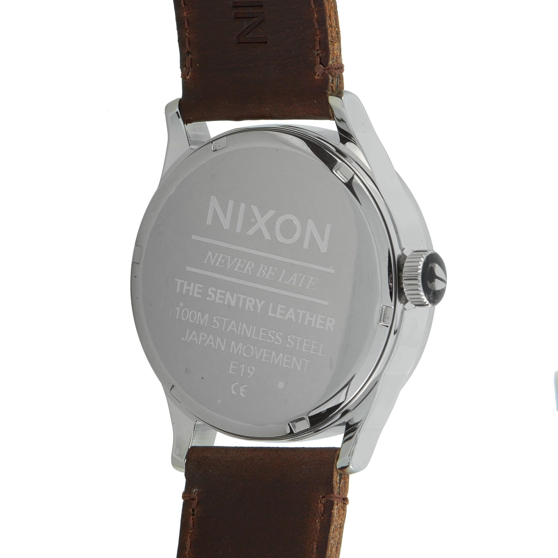 Nixon Sentry Leder Blau/Braun Uhr A105-1524-00 im Zustand „Neu“ in Southampton, PA