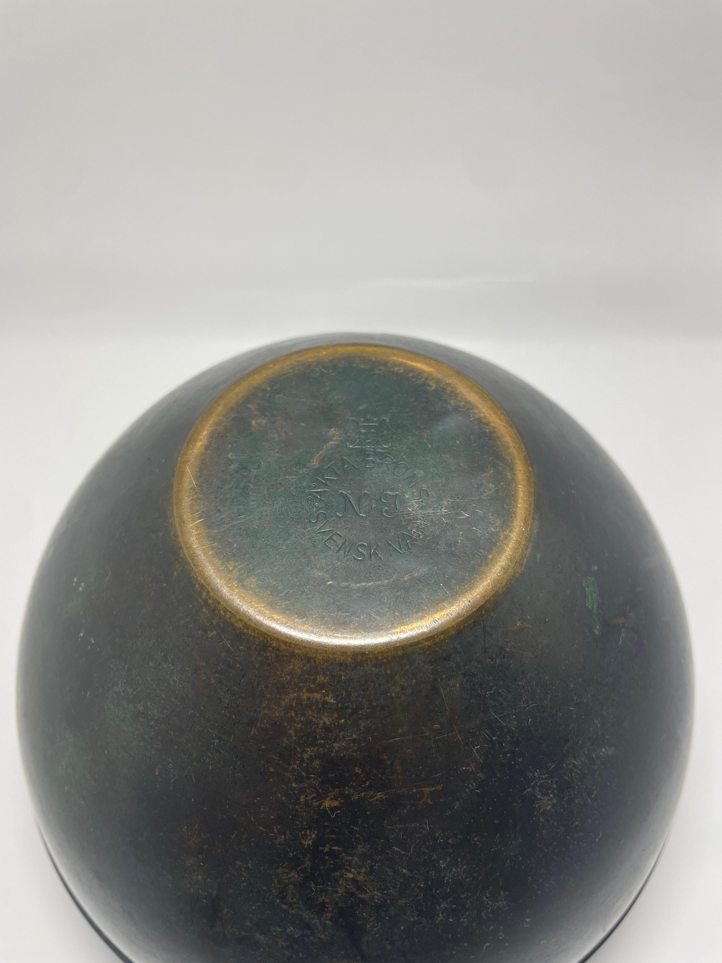 Milieu du XXe siècle Vase en bronze suédois N&J - Début 30ème siècle Art Déco en vente