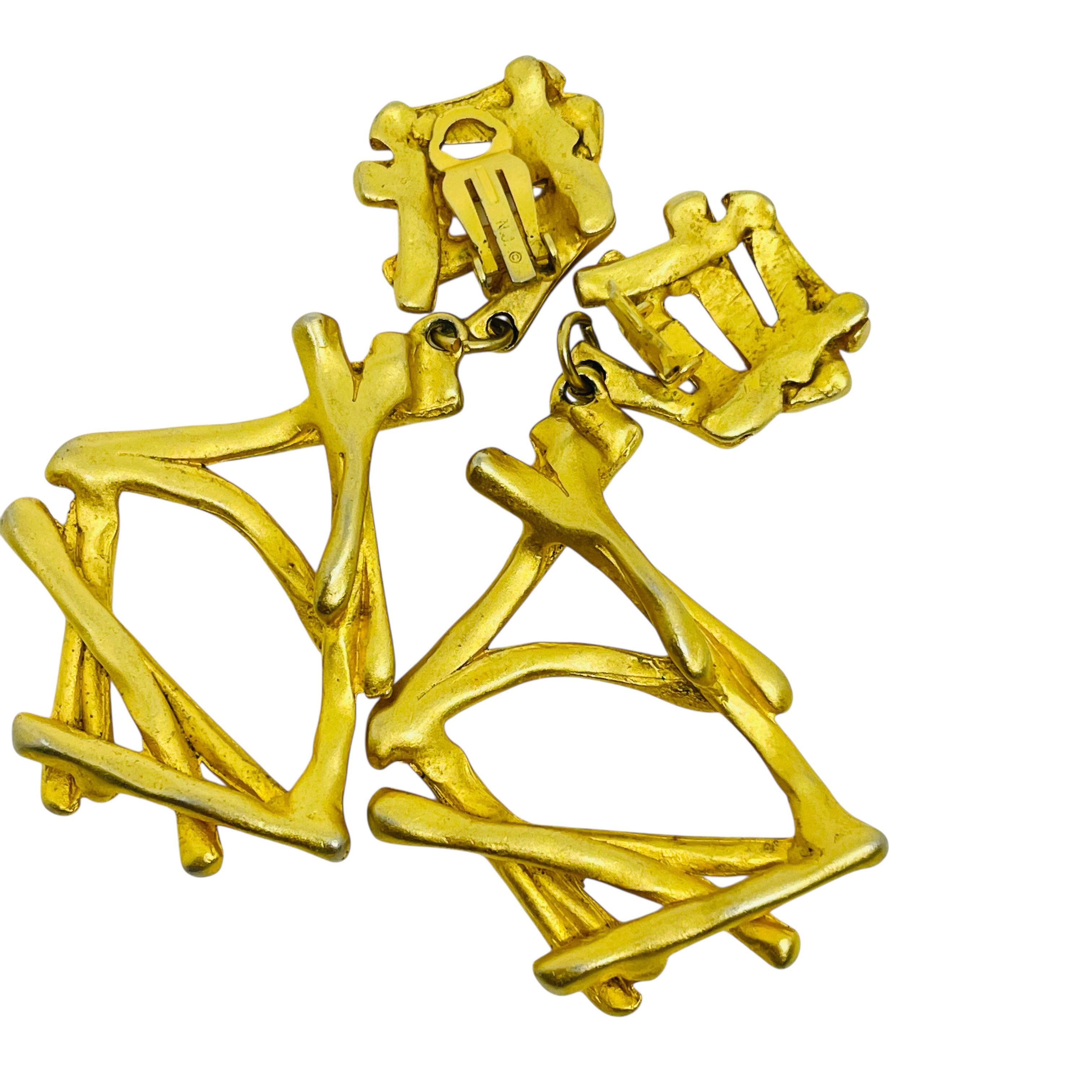 Women's or Men's NJ NORMA JEAN signed vintage matte gold tone geometric designer clip on earrings For Sale