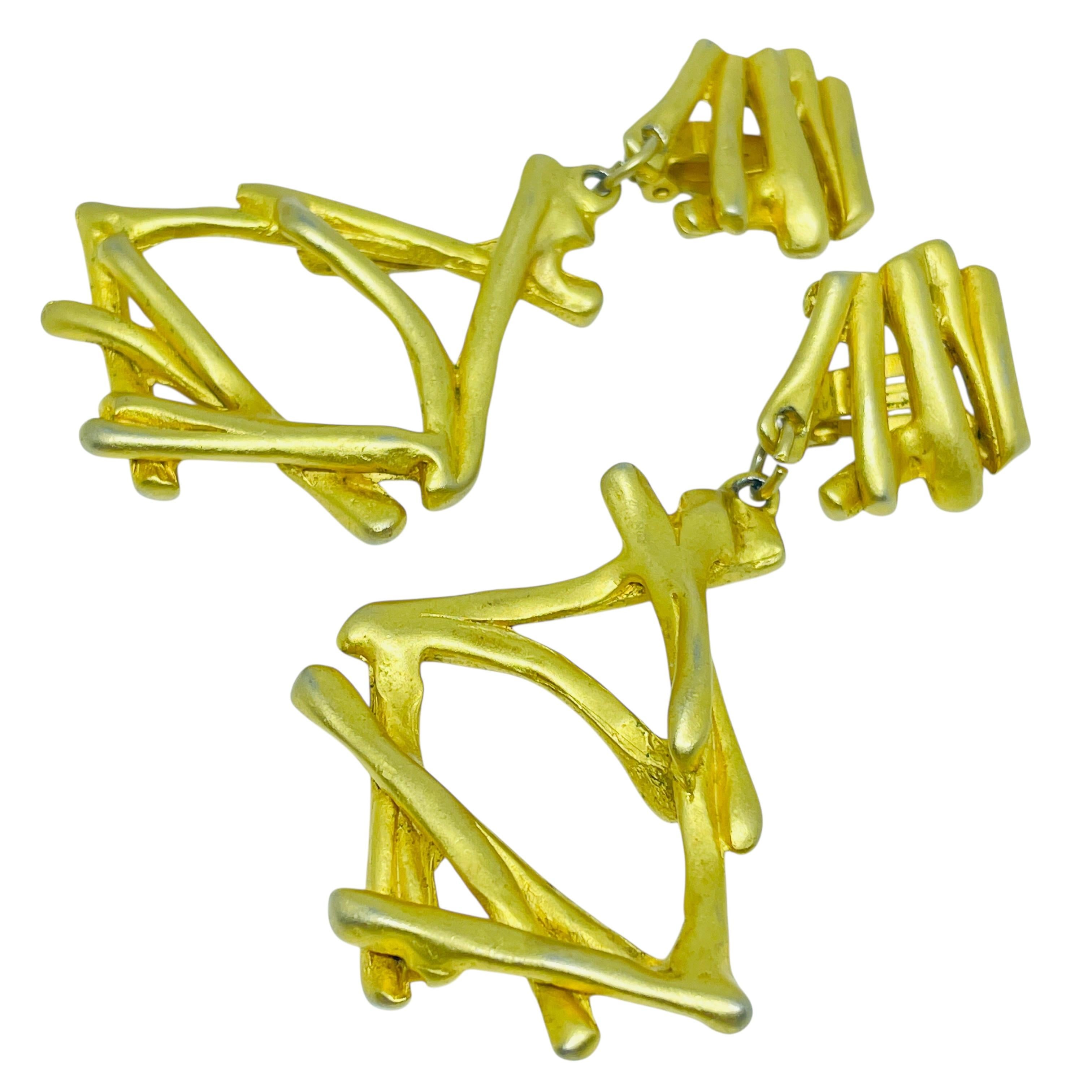 NJ NORMA JEAN signed vintage matte gold tone geometric designer clip on earrings For Sale 1