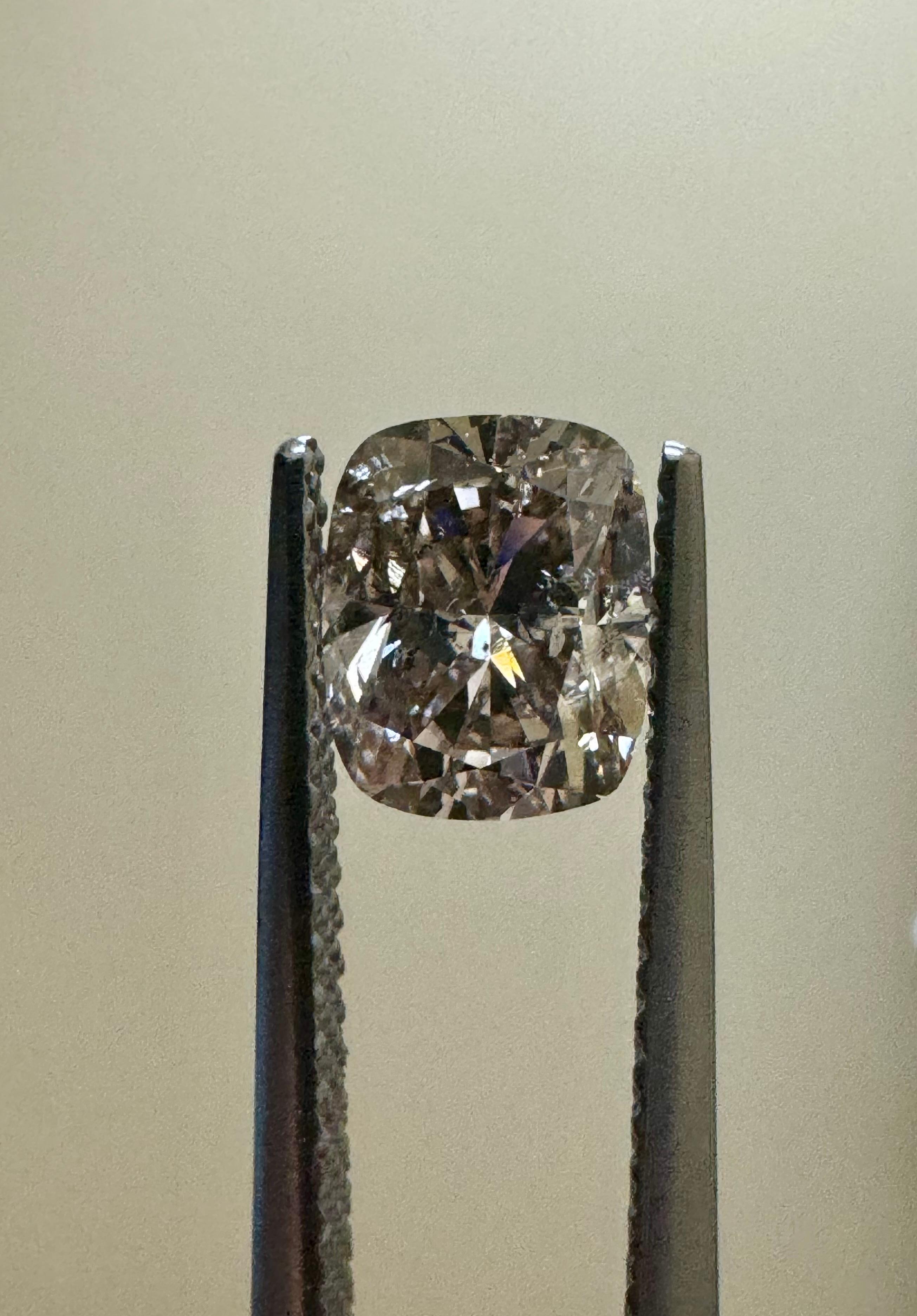 Femenino o masculino Diamante talla cojín marrón rosado fantasía de 1,06 quilates certificado por el GIA