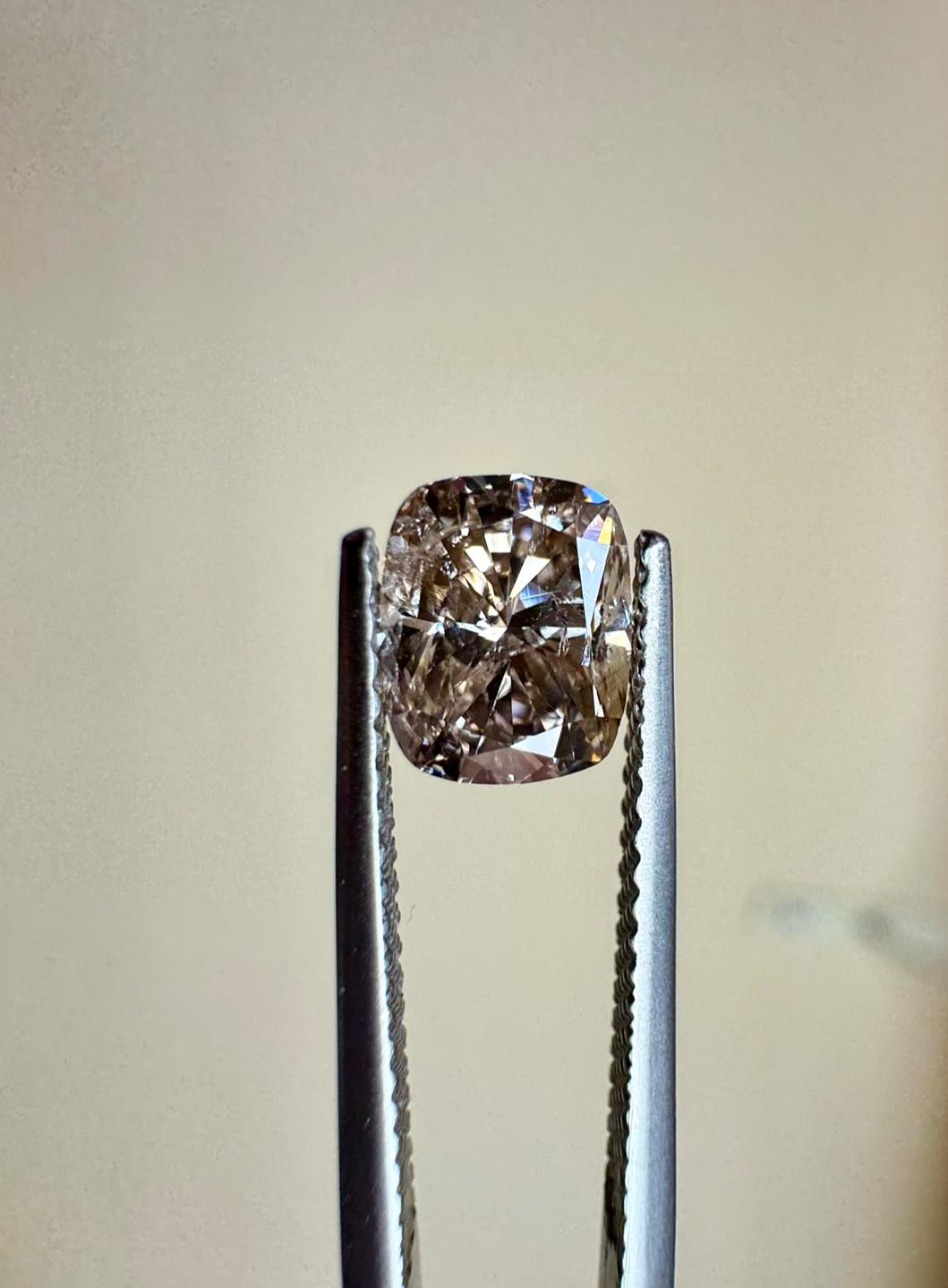 Diamante talla cojín marrón rosado fantasía de 1,06 quilates certificado por el GIA 2