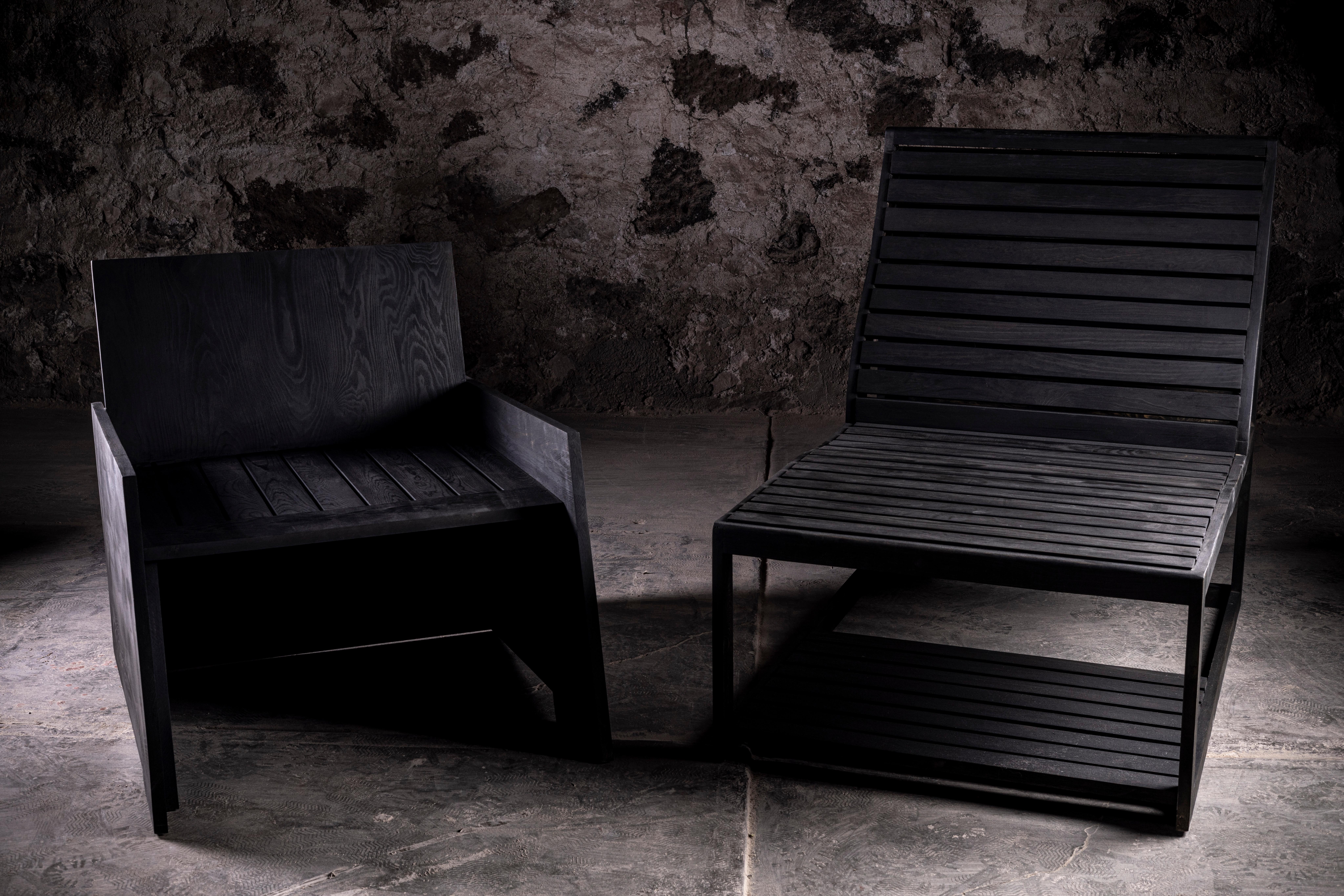 Autre Chaise longue NM en pin noir massif par No Age Studio en vente