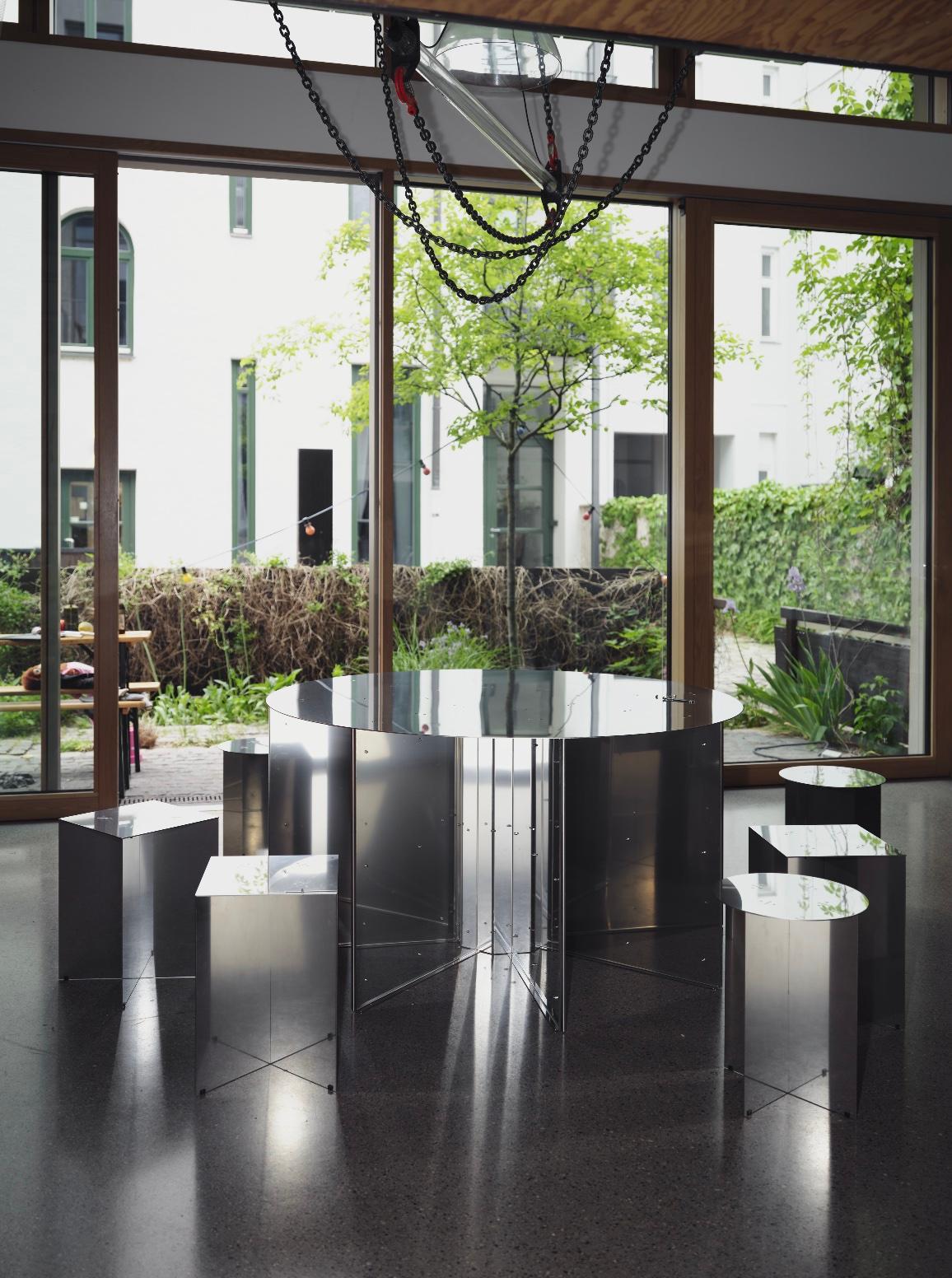 Minimalist NM07 stainless steel stool & podium For Sale