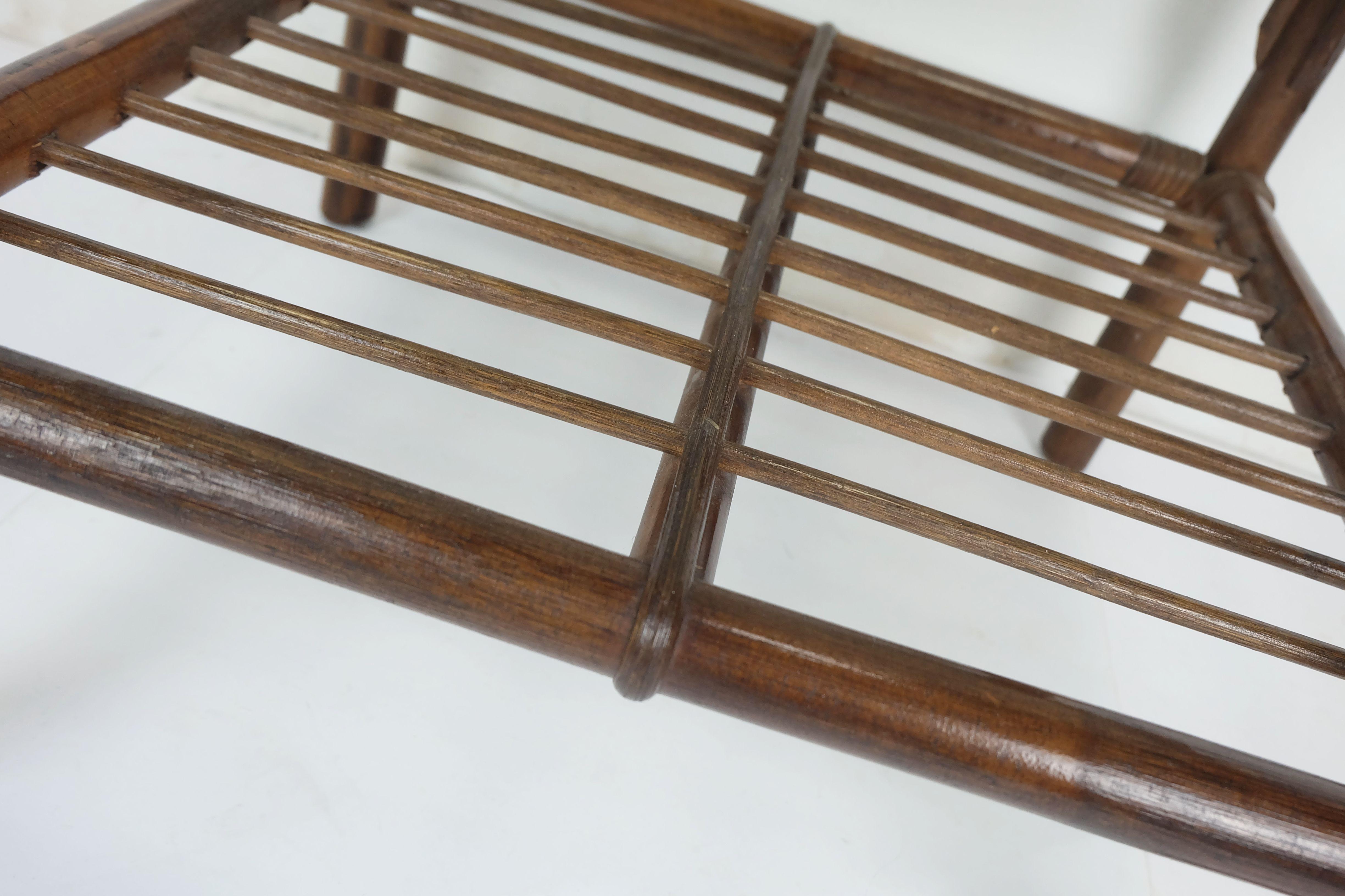 n° 1 de 2 : table basse d'appoint du milieu du siècle dernier en verre d'osier de bambou des années 1970 Bon état - En vente à Mannheim, DE