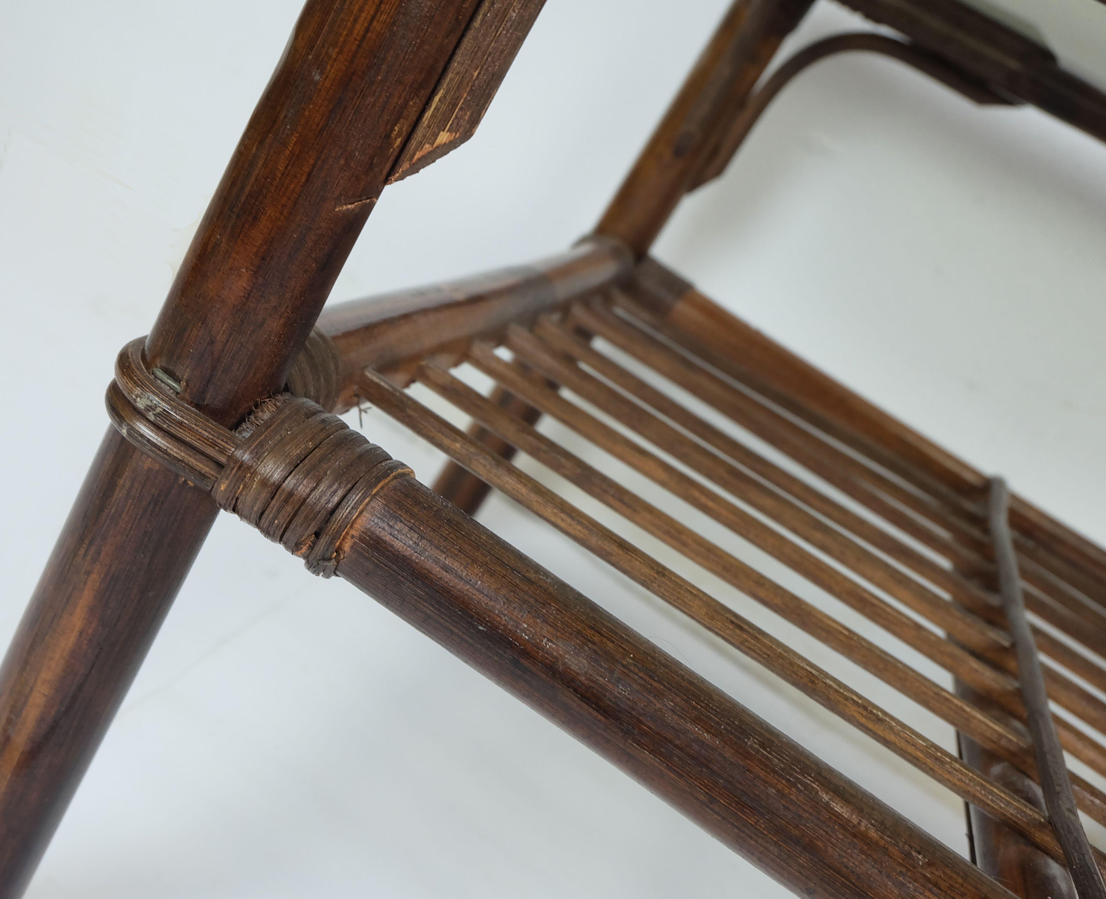 Fin du 20e siècle n° 1 de 2 : table basse d'appoint du milieu du siècle dernier en verre d'osier de bambou des années 1970 en vente