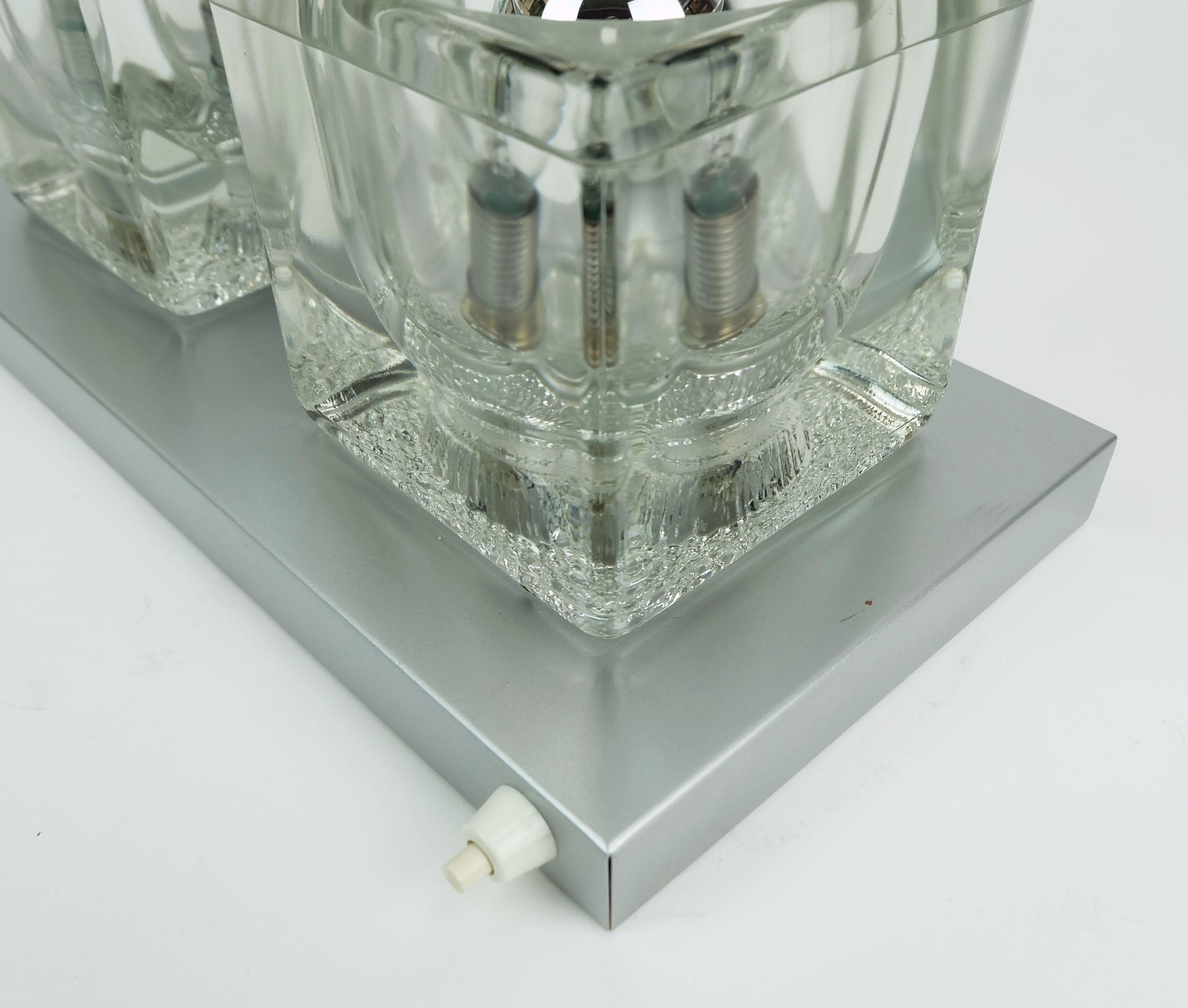 Metà XX secolo no. 1 di 2: SCONCE vintage di metà secolo di Peill & Putzler con 2 cubi di vetro anni '60/'70 in vendita