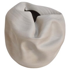 N. 161 Vaso organico bianco, scultura unica in ceramica