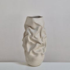 Nr. 164 Weißes Keramikgefäß in zerknitterter Form, einzigartige Skulptur