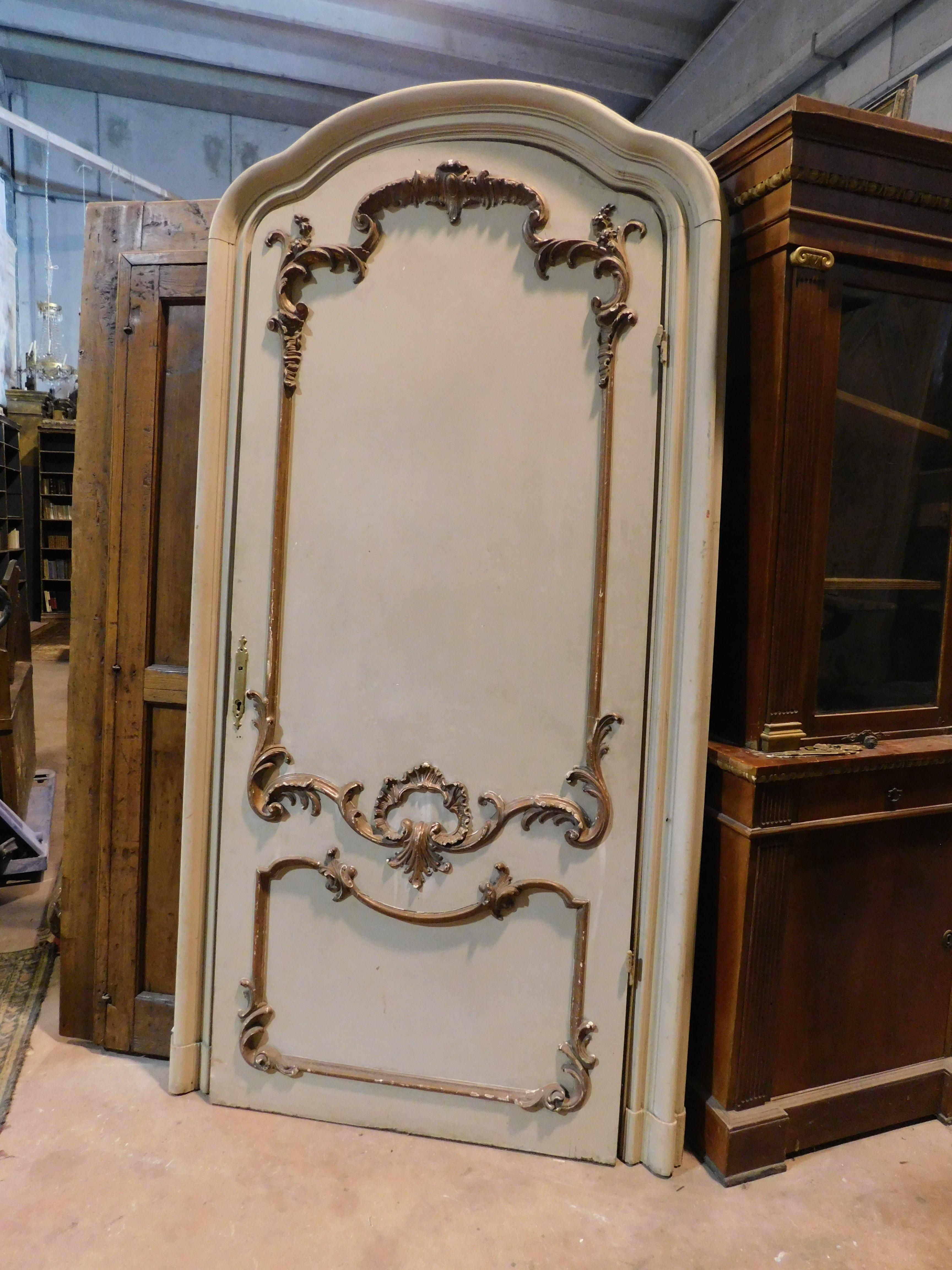 Italian No. 2 lacquered single-leaf arched doors complete with frame, italy For Sale