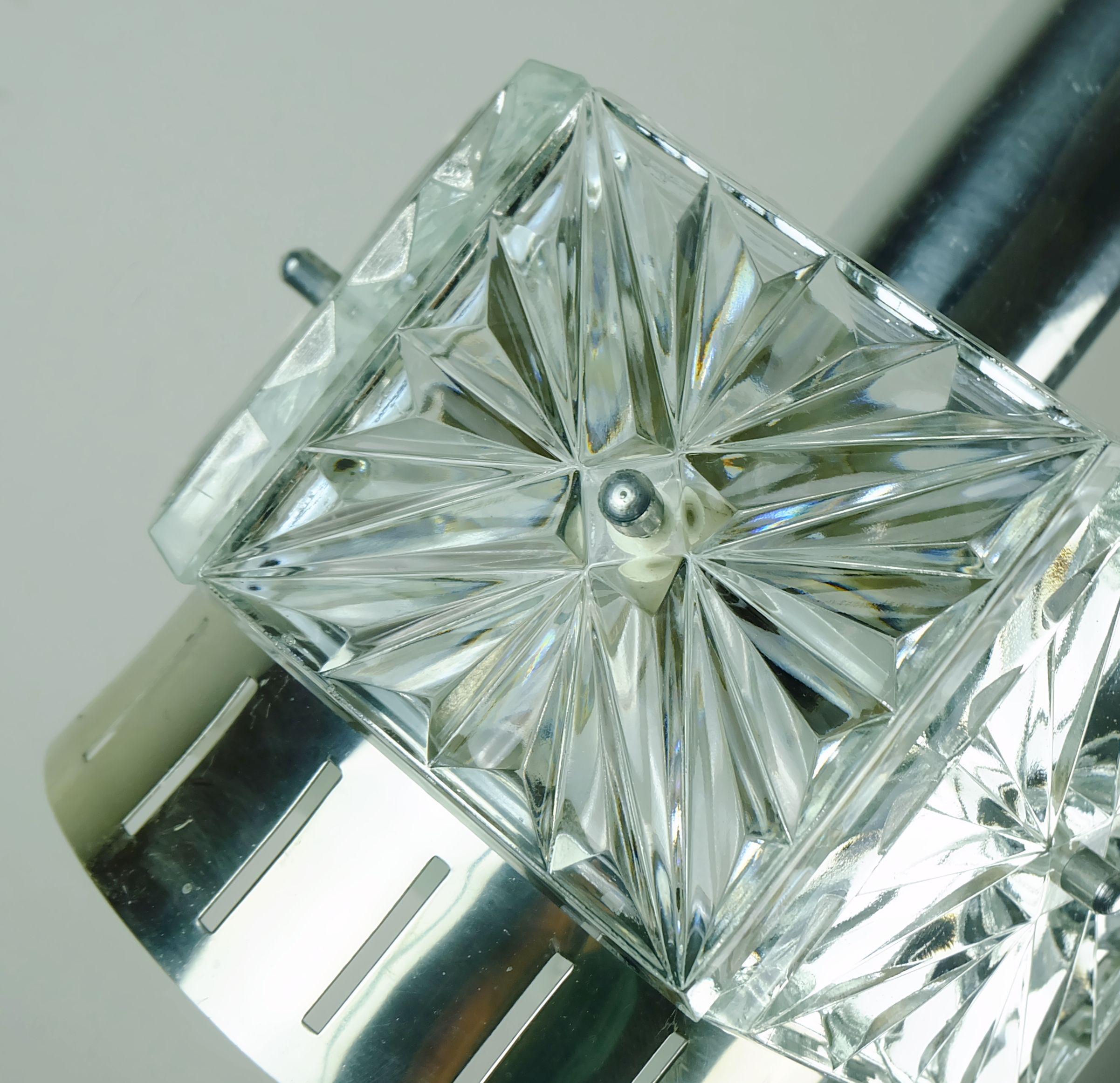 n° 2 de 2 : élégante lampe PENDANT LIGHT du milieu du siècle dernier en verre cristal et métal des années 1960 en vente 4
