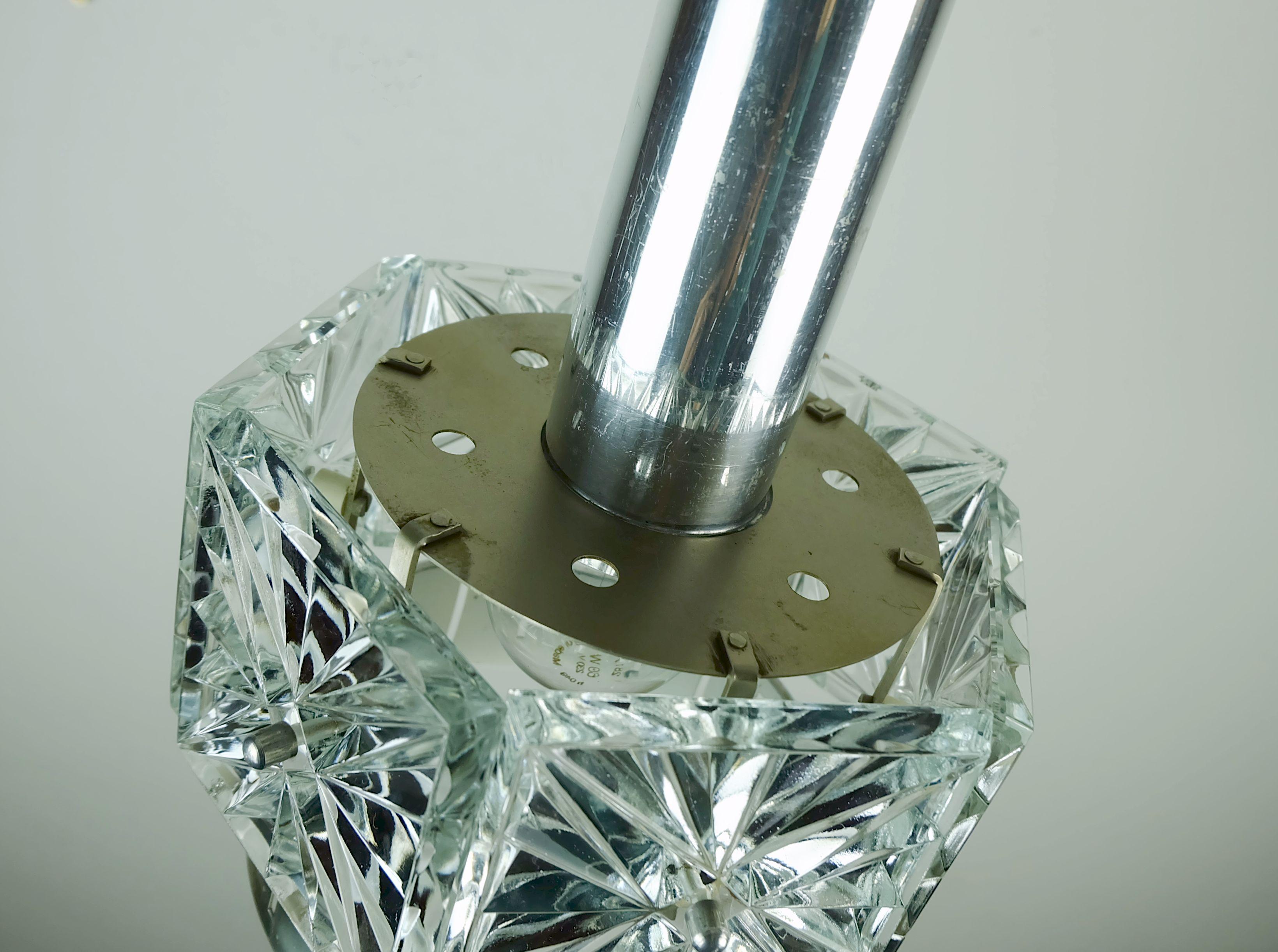 n° 2 de 2 : élégante lampe PENDANT LIGHT du milieu du siècle dernier en verre cristal et métal des années 1960 en vente 2