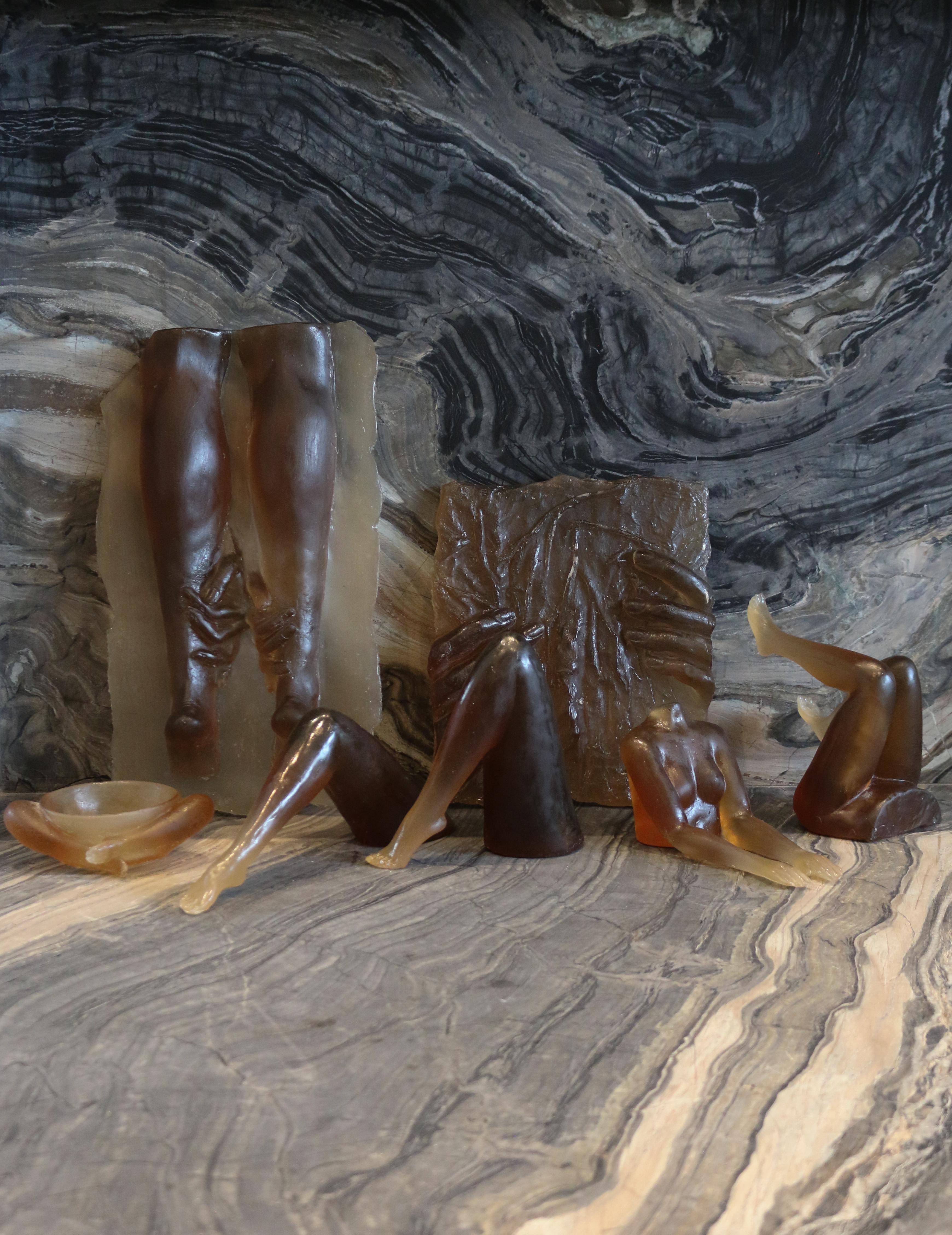 Moulage No. 22 In Cola - Mains de femmes - Sculpture d'art en résine en vente