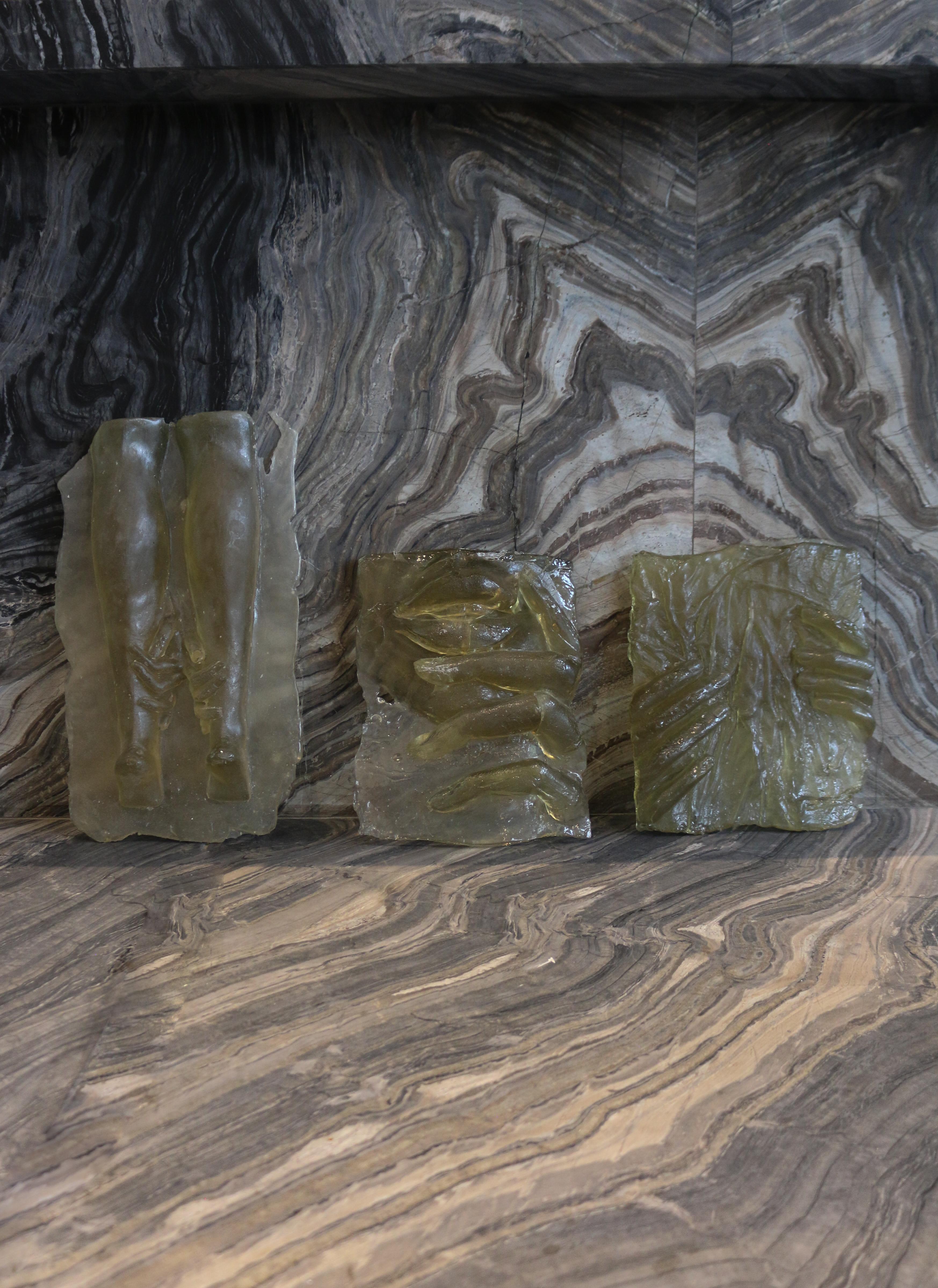 Cast No. 22 In Sun - Female's Hands Art Sculpture Resin For Sale
