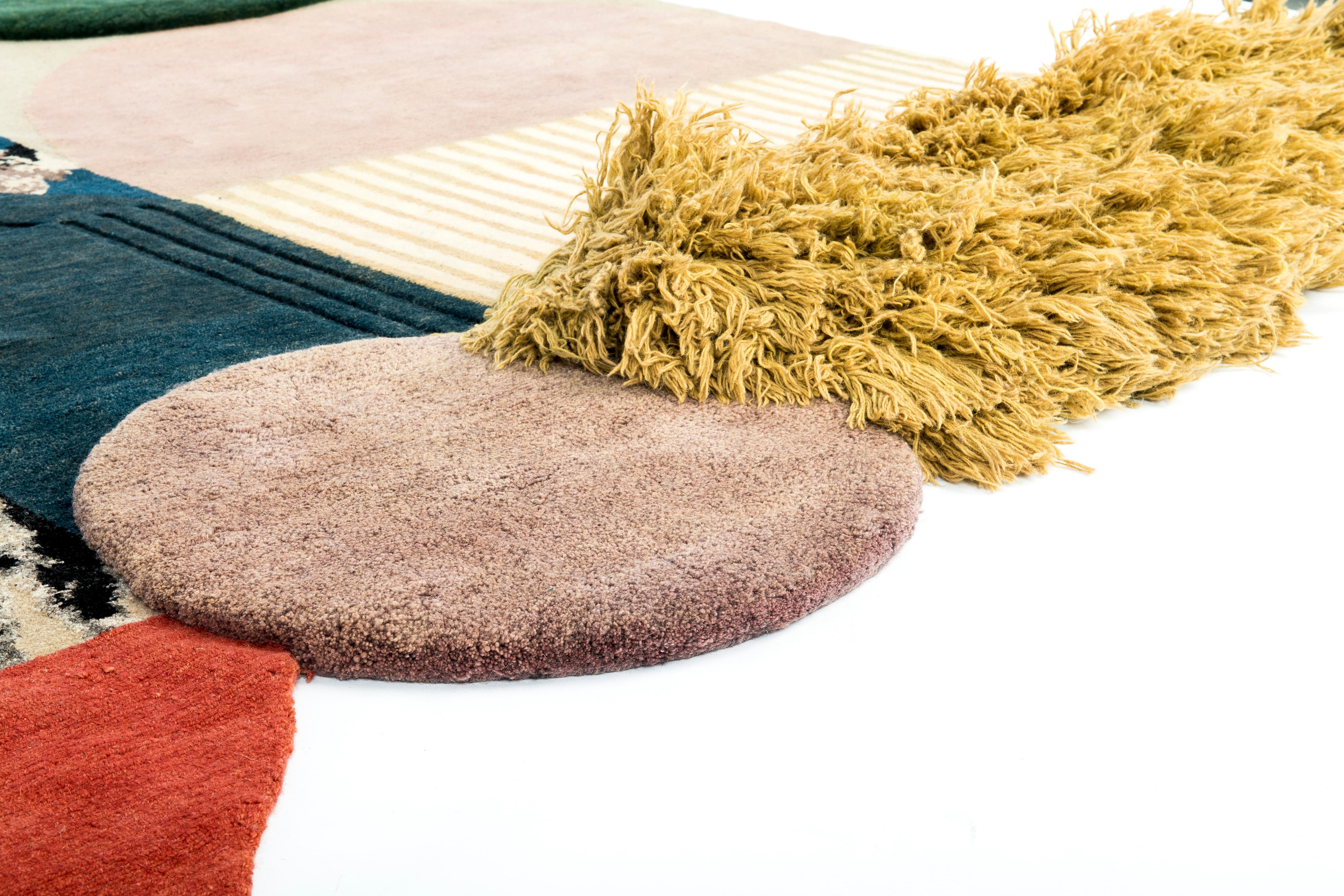 Nr. 256 Medley Handgeknüpfter Teppich von Lyk Carpet (Postmoderne) im Angebot