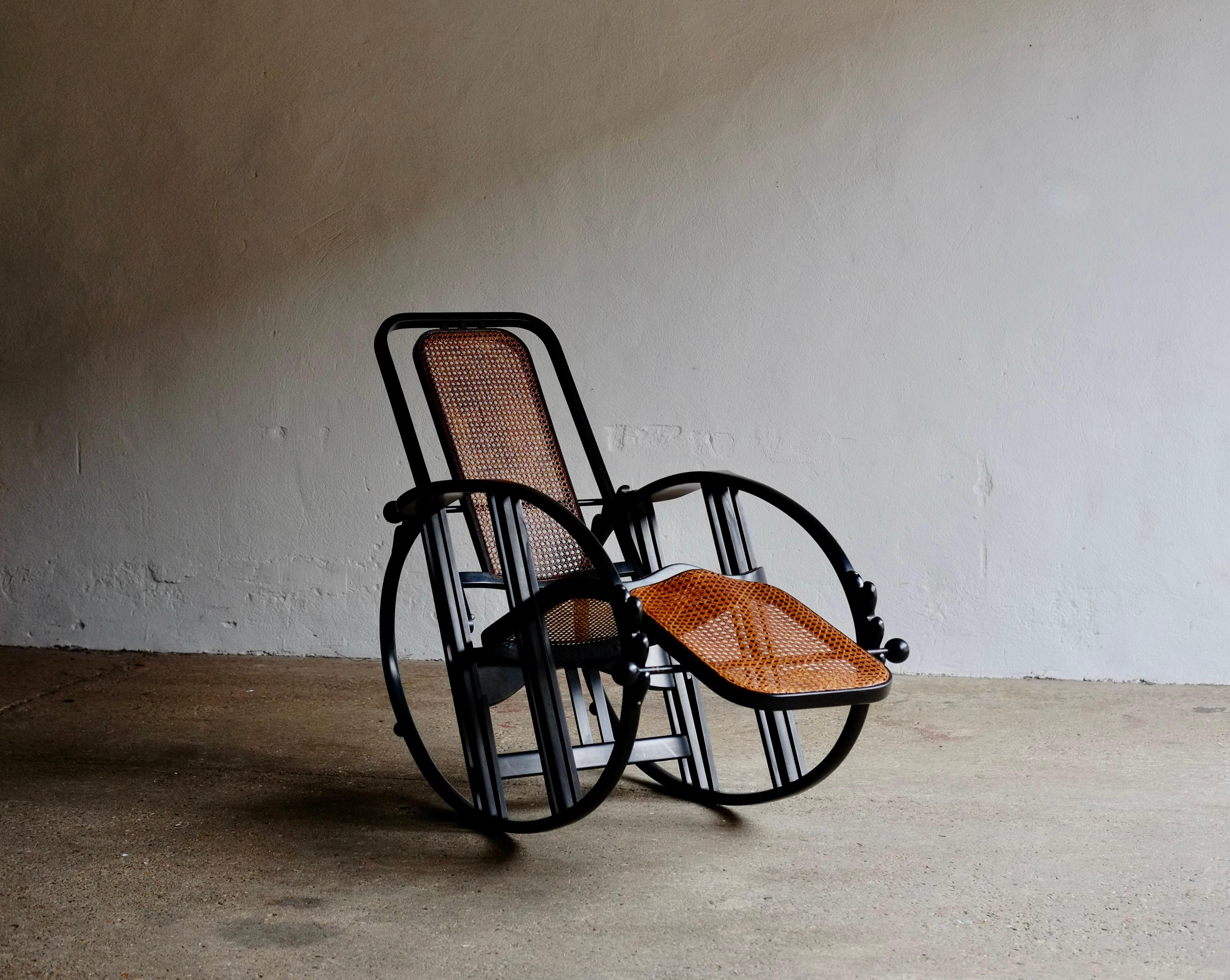 No. 267 Egg Rocking Chair by Josef Hoffmann 2