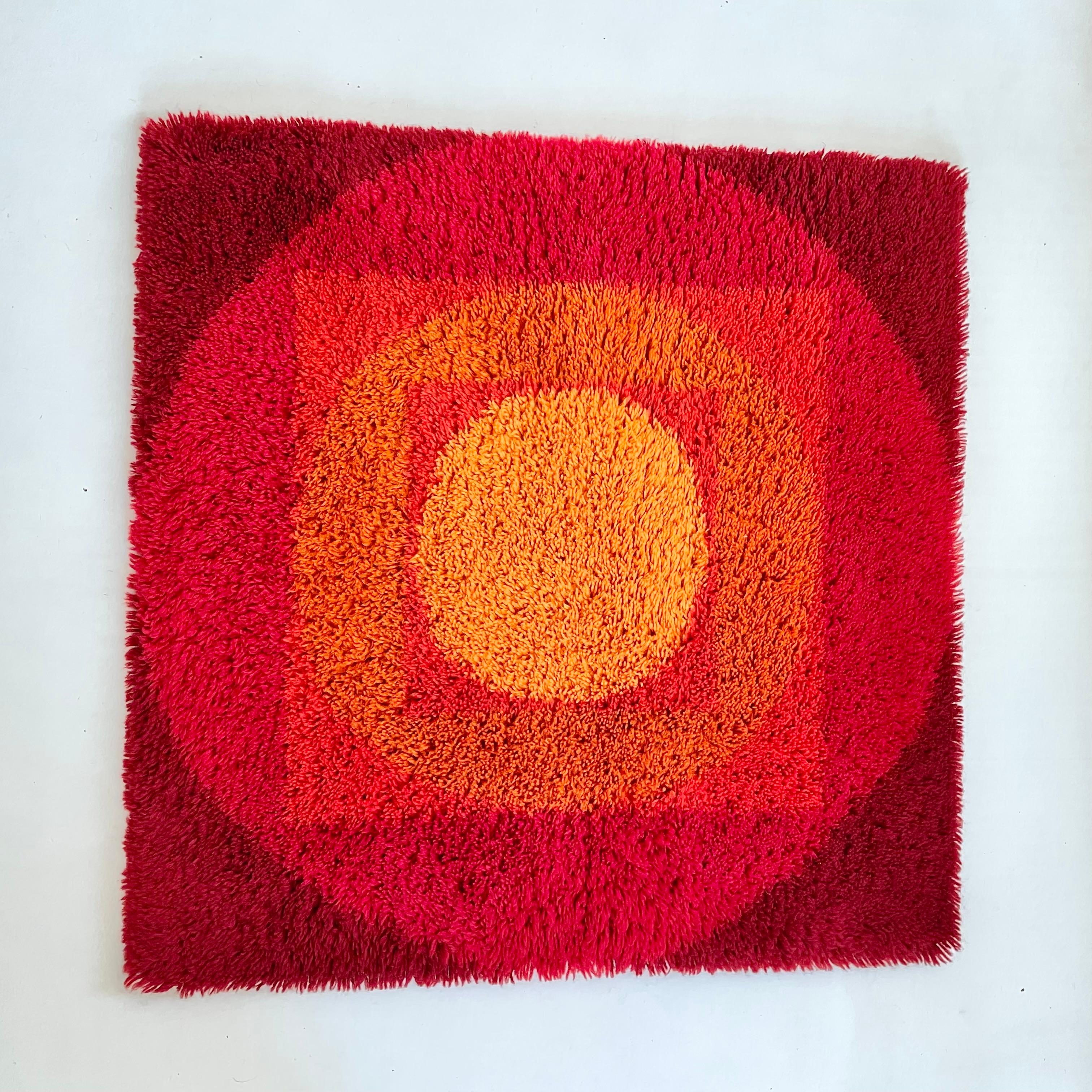 No 3 Varia Set POP ART Wall Rug by VERNER PANTON attrib for Vorwerk Germany 1970 In Good Condition For Sale In Kirchlengern, DE