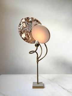 Lampe de bureau n° 32 brodée à la main en marbre à deux cercles par Sander Bottinga
