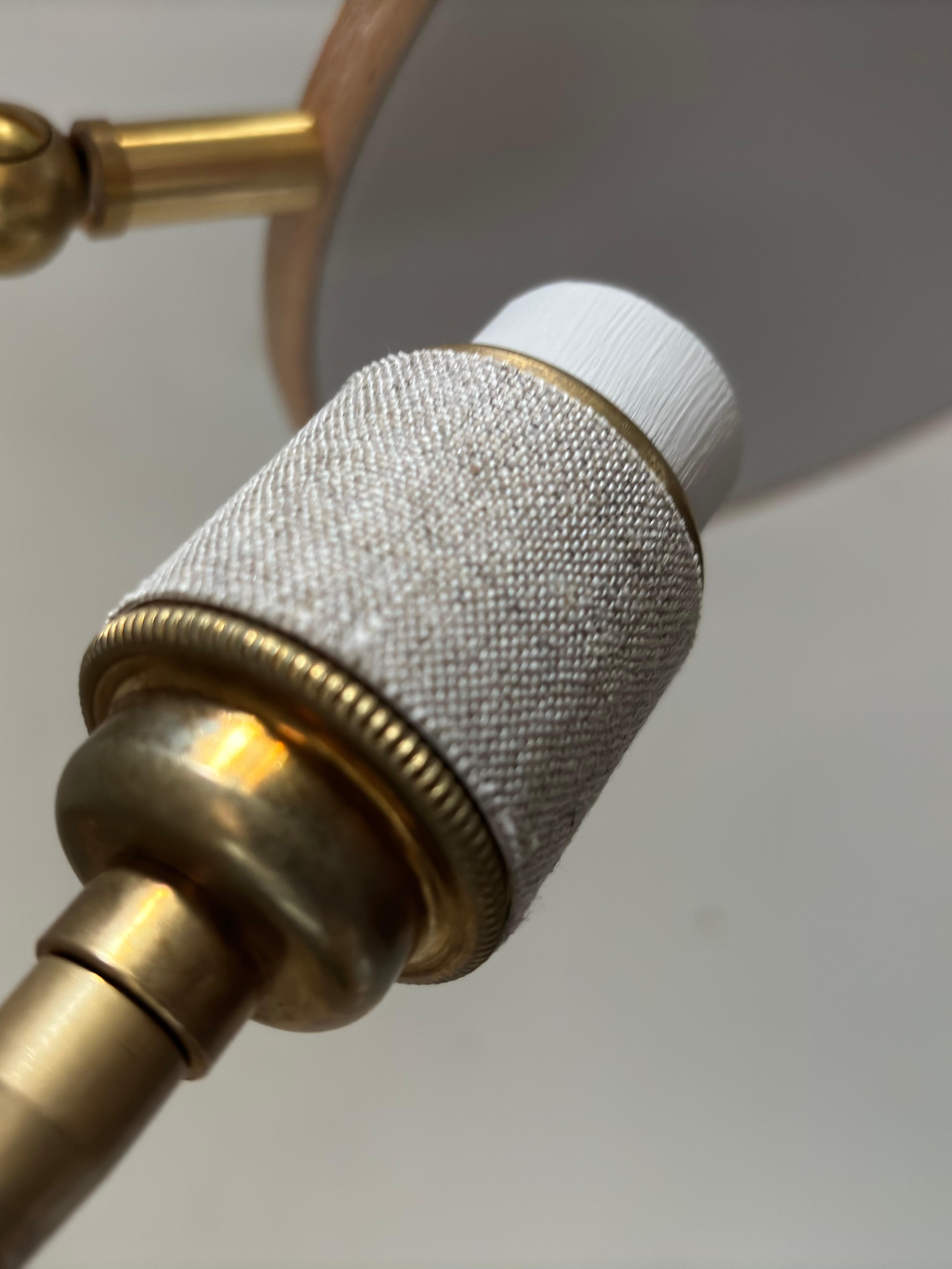 Lampe de bureau n° 32 brodée à la main en marbre à deux cercles par Sander Bottinga en vente 2