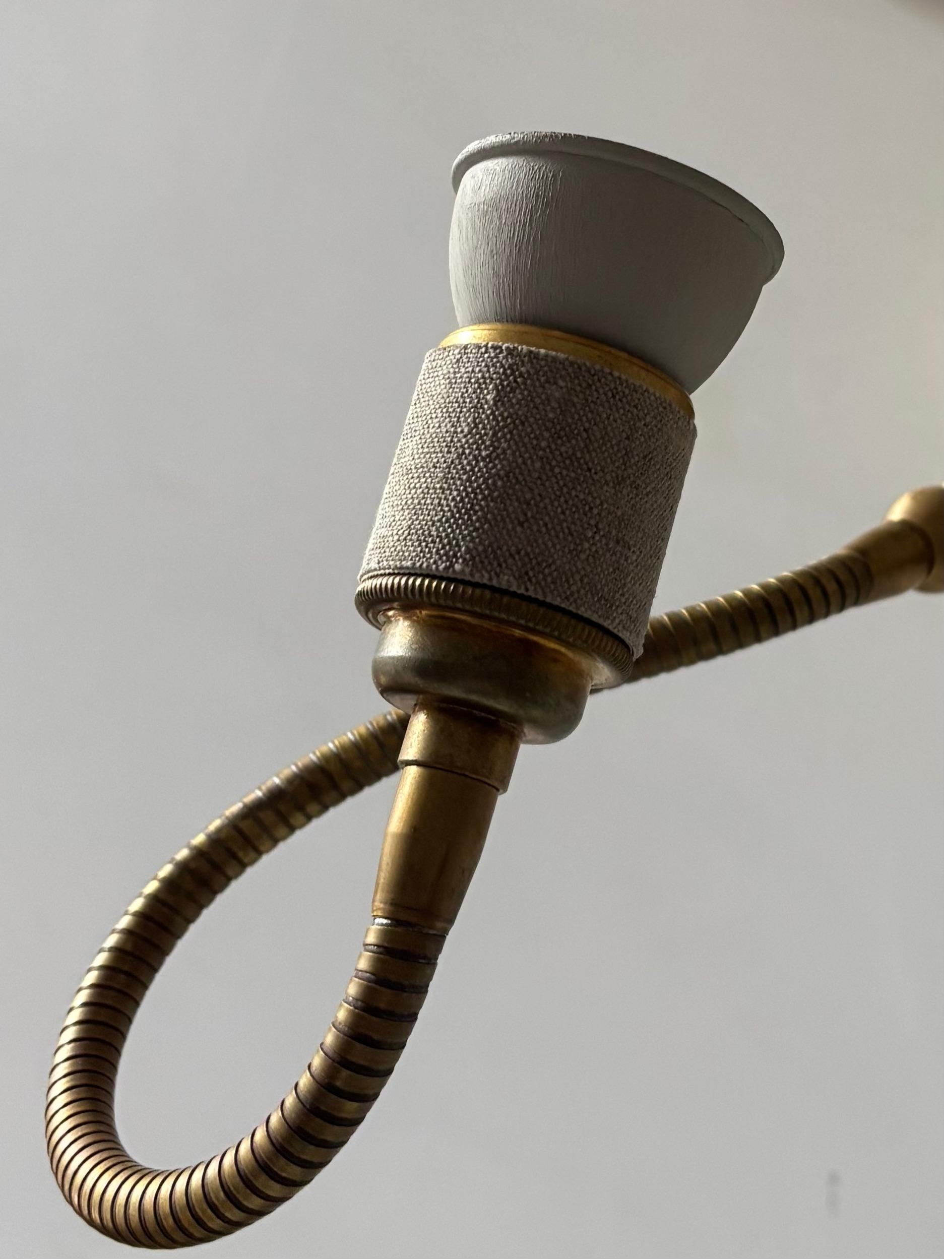 Lampe de bureau n° 32 brodée à la main en marbre à deux cercles par Sander Bottinga en vente 2
